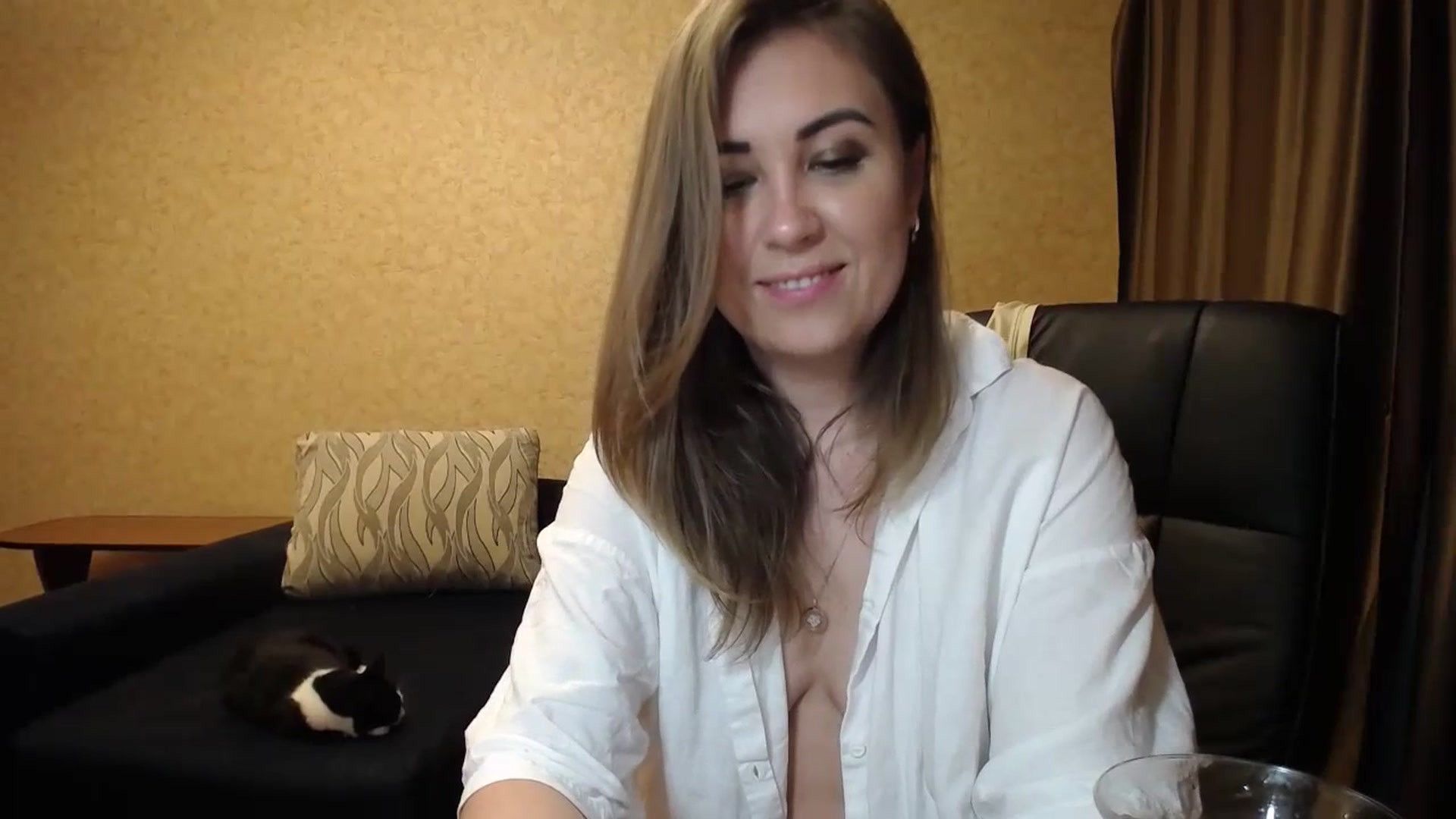 Gallery image thumbnail from Tarot__Reader's myfreecams stream on, 06/30/2023, 24:54 image 2 of 20