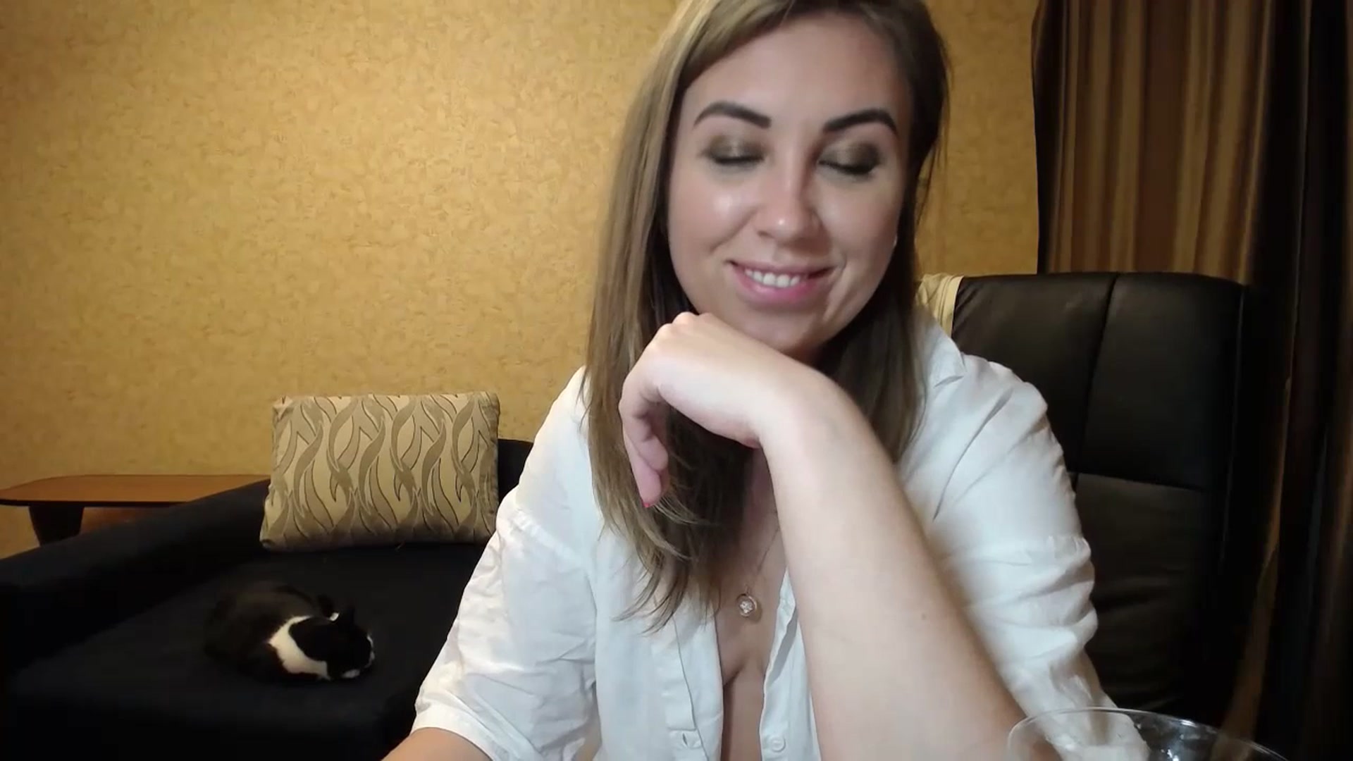 Gallery image thumbnail from Tarot__Reader's myfreecams stream on, 06/30/2023, 24:54 image 3 of 20