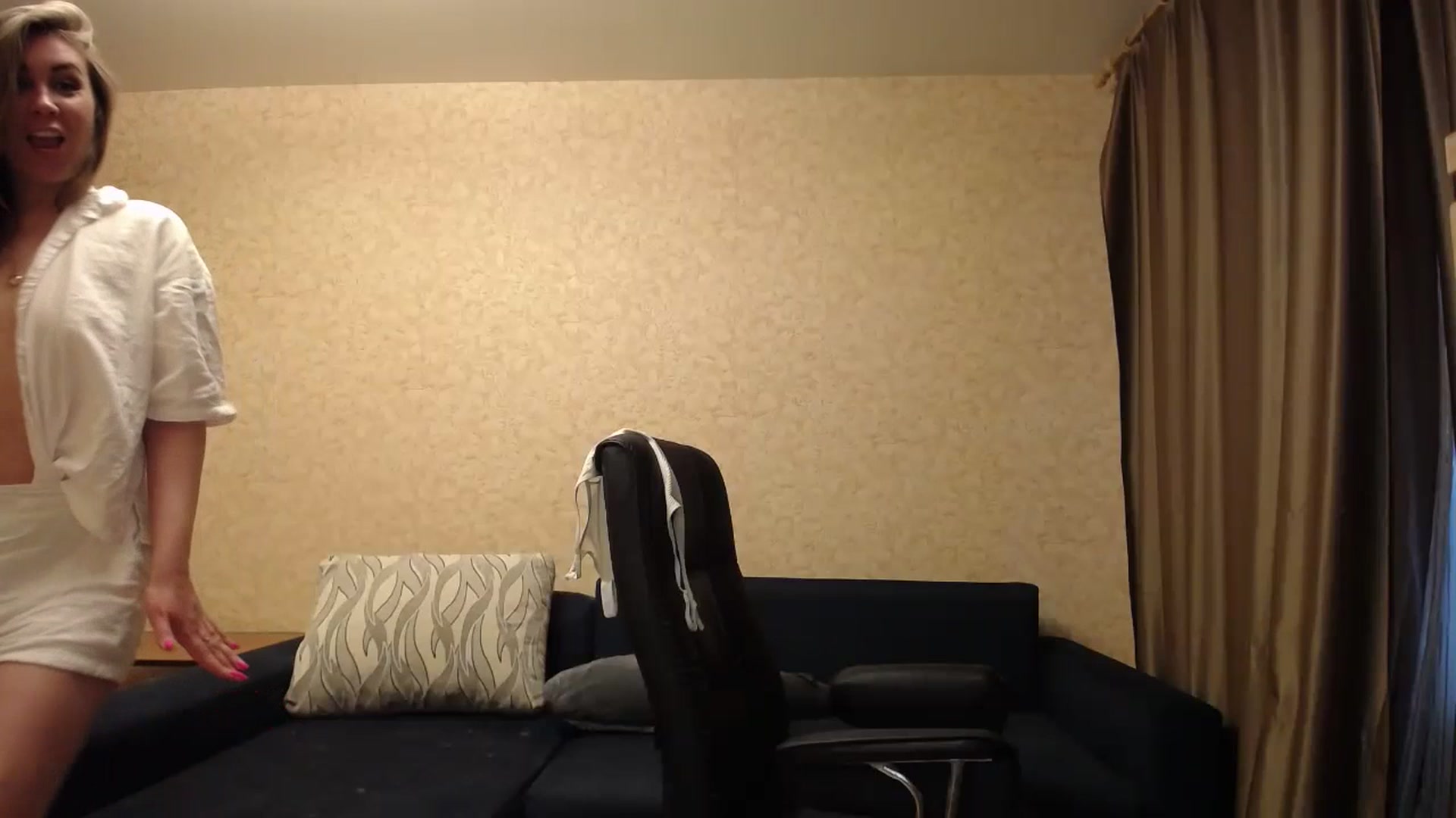 Gallery image thumbnail from Tarot__Reader's myfreecams stream on, 06/30/2023, 02:51 image 17 of 20