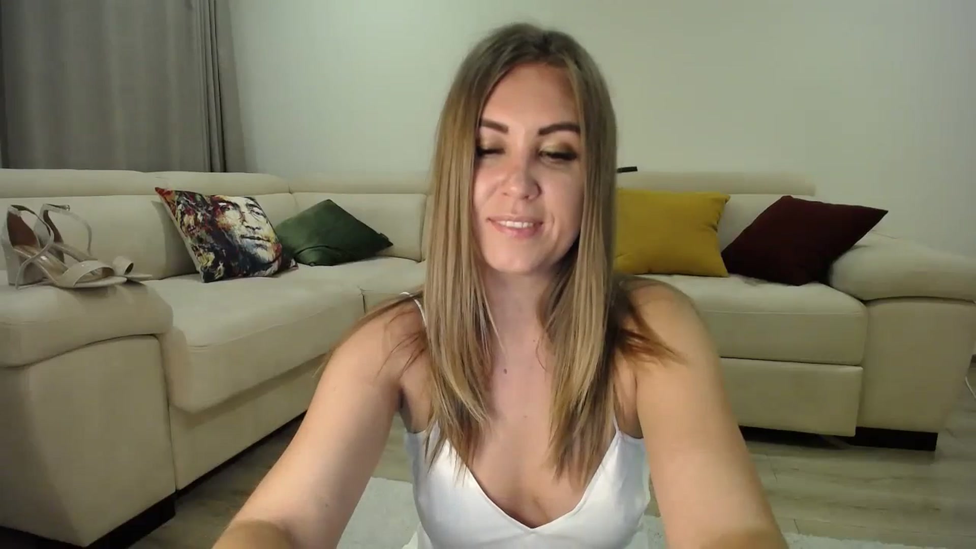 Gallery image thumbnail from Tarot__Reader's myfreecams stream on, 09/10/2023, 24:39 image 14 of 20