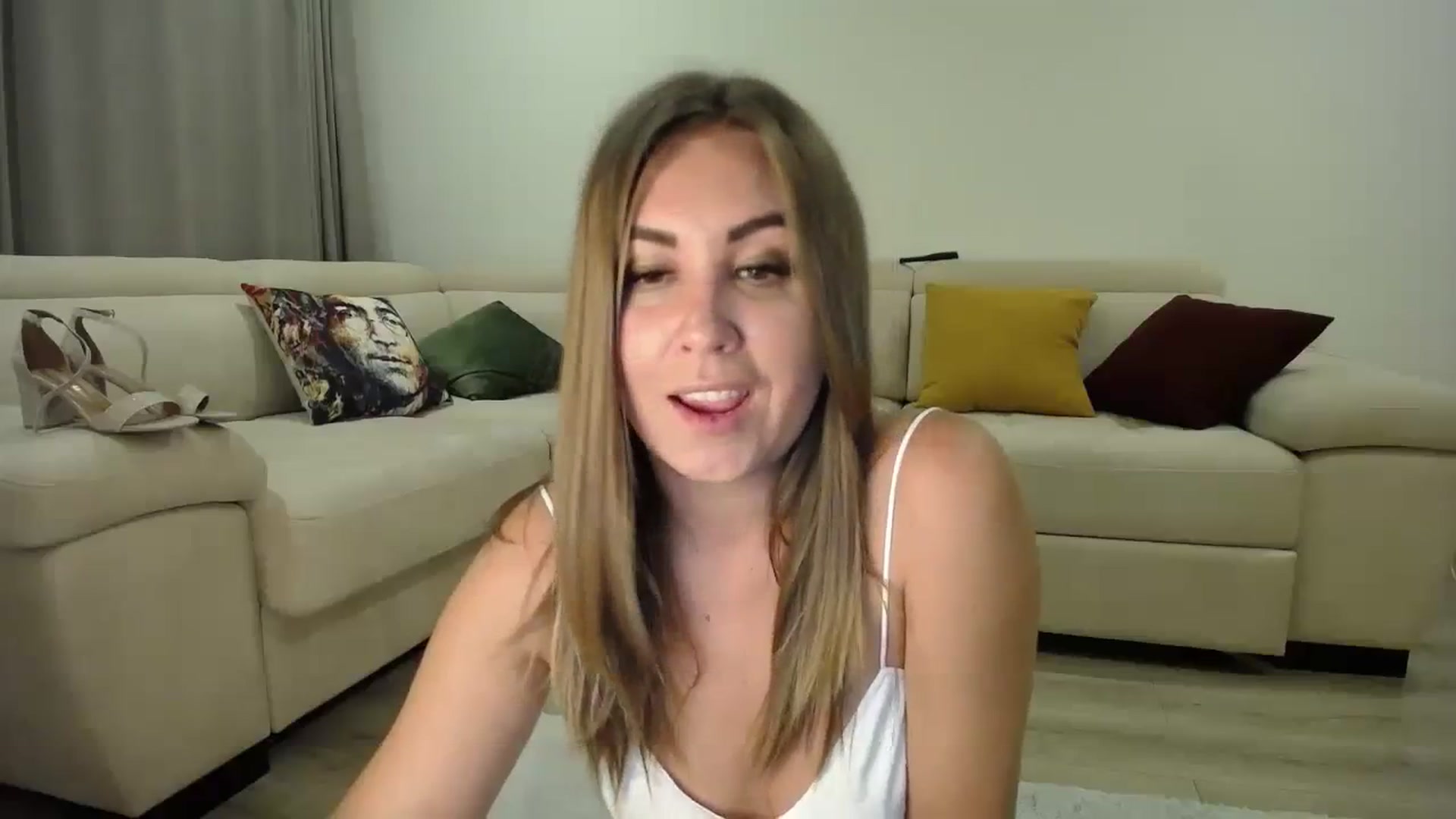 Gallery image thumbnail from Tarot__Reader's myfreecams stream on, 09/10/2023, 24:39 image 10 of 20