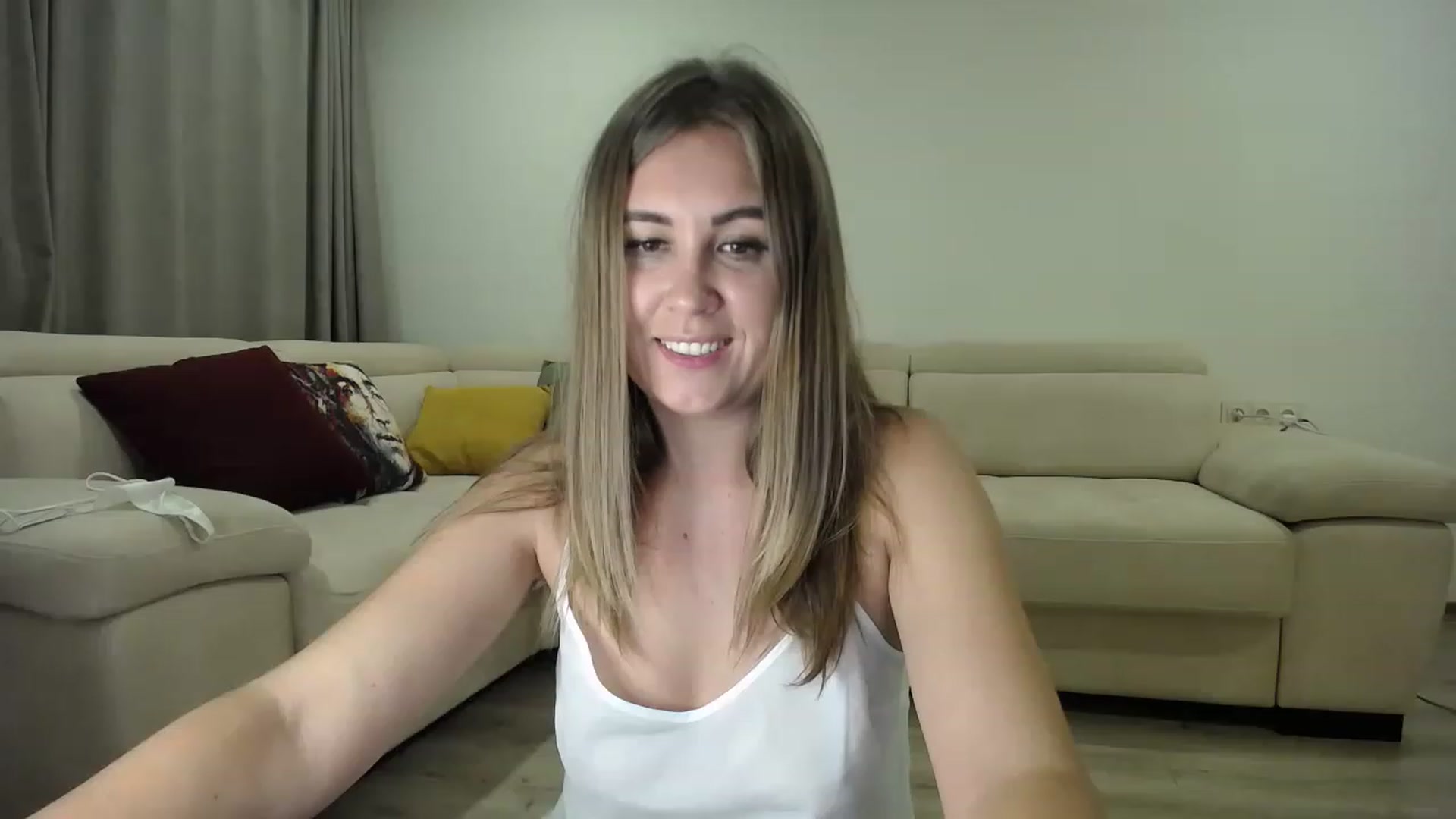 Gallery image thumbnail from Tarot__Reader's myfreecams stream on, 09/18/2023, 01:33 image 15 of 20