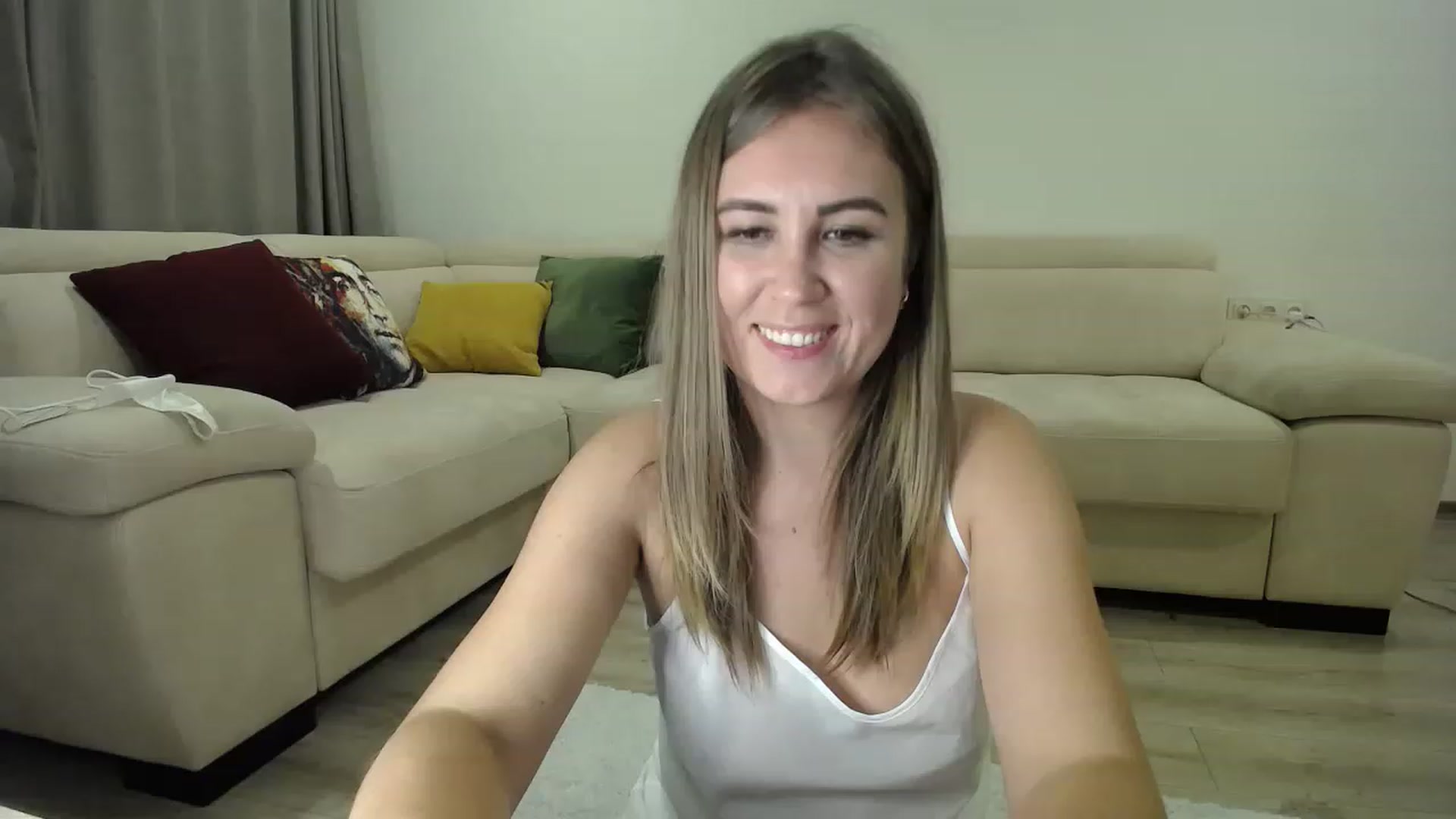 Gallery image thumbnail from Tarot__Reader's myfreecams stream on, 09/18/2023, 01:33 image 8 of 20
