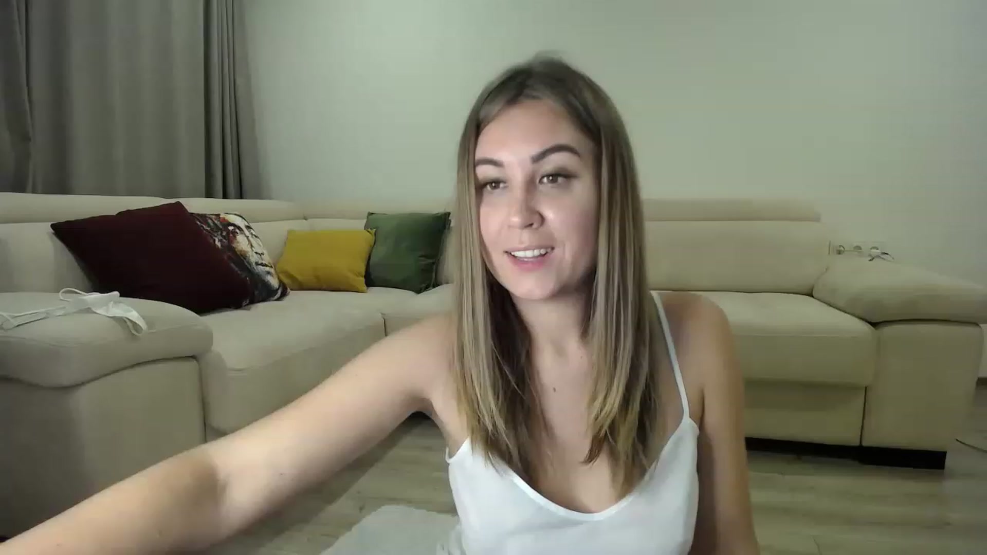 Gallery image thumbnail from Tarot__Reader's myfreecams stream on, 09/18/2023, 01:33 image 2 of 20