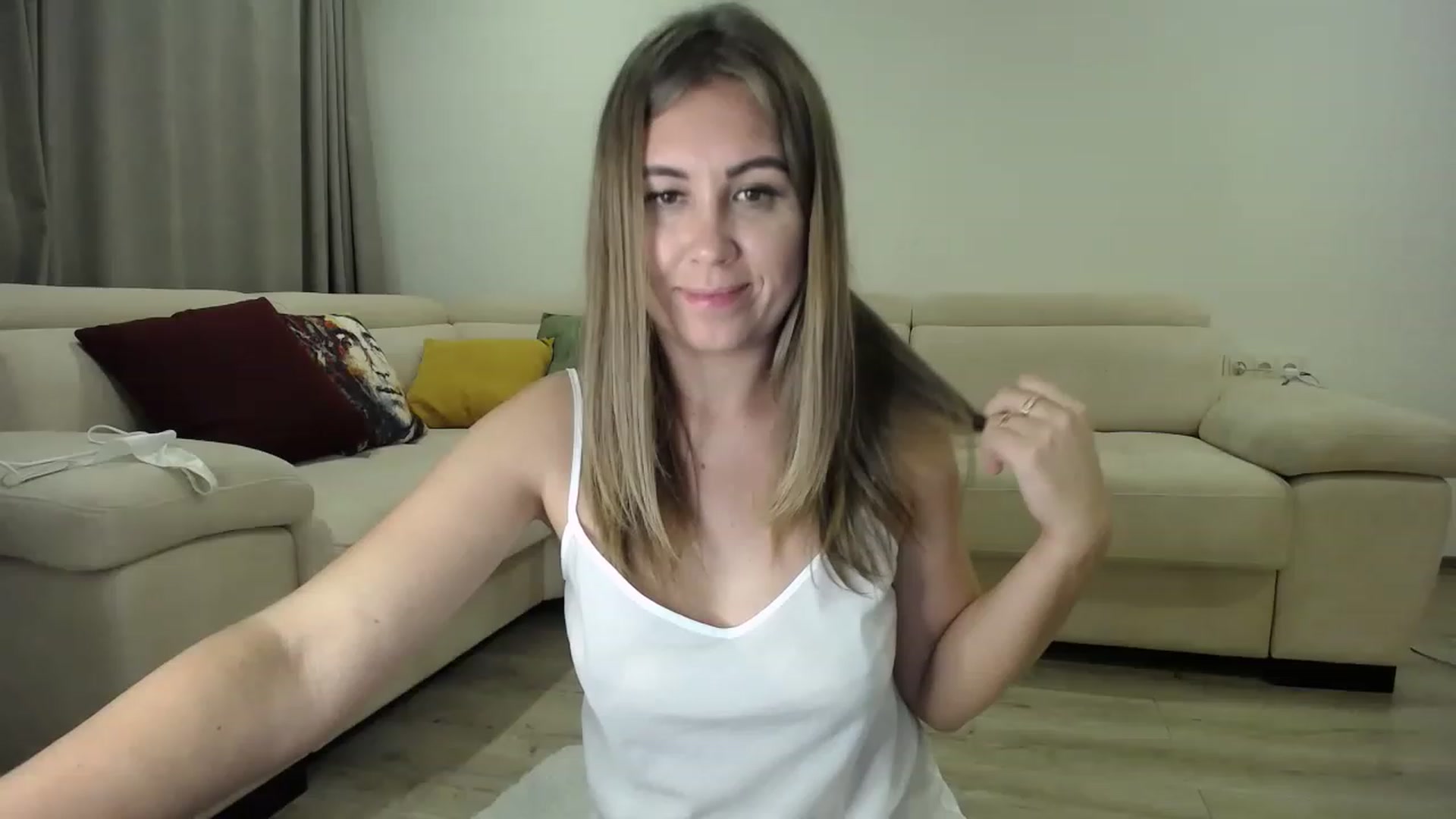 Gallery image thumbnail from Tarot__Reader's myfreecams stream on, 09/18/2023, 01:33 image 5 of 20