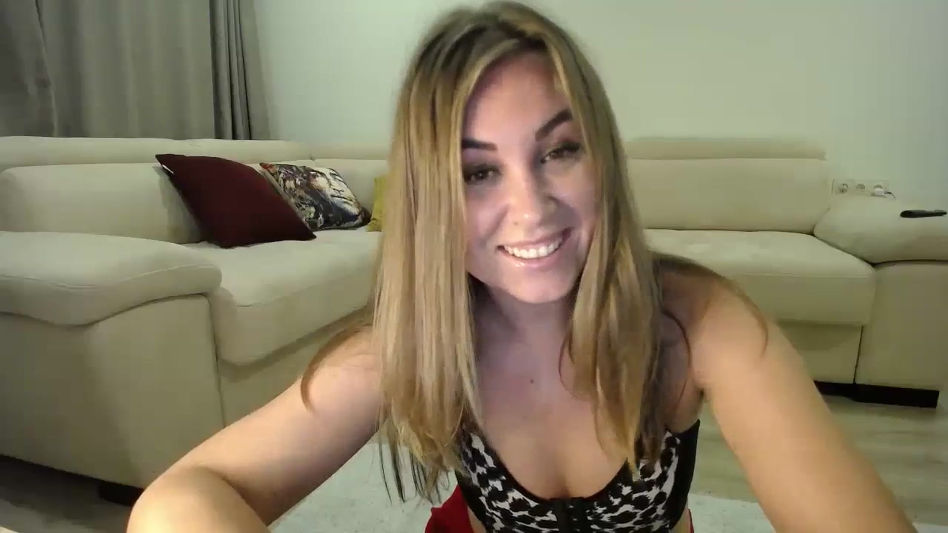 Gallery image thumbnail from Tarot__Reader's myfreecams stream on, 09/24/2023, 01:13 image 11 of 20