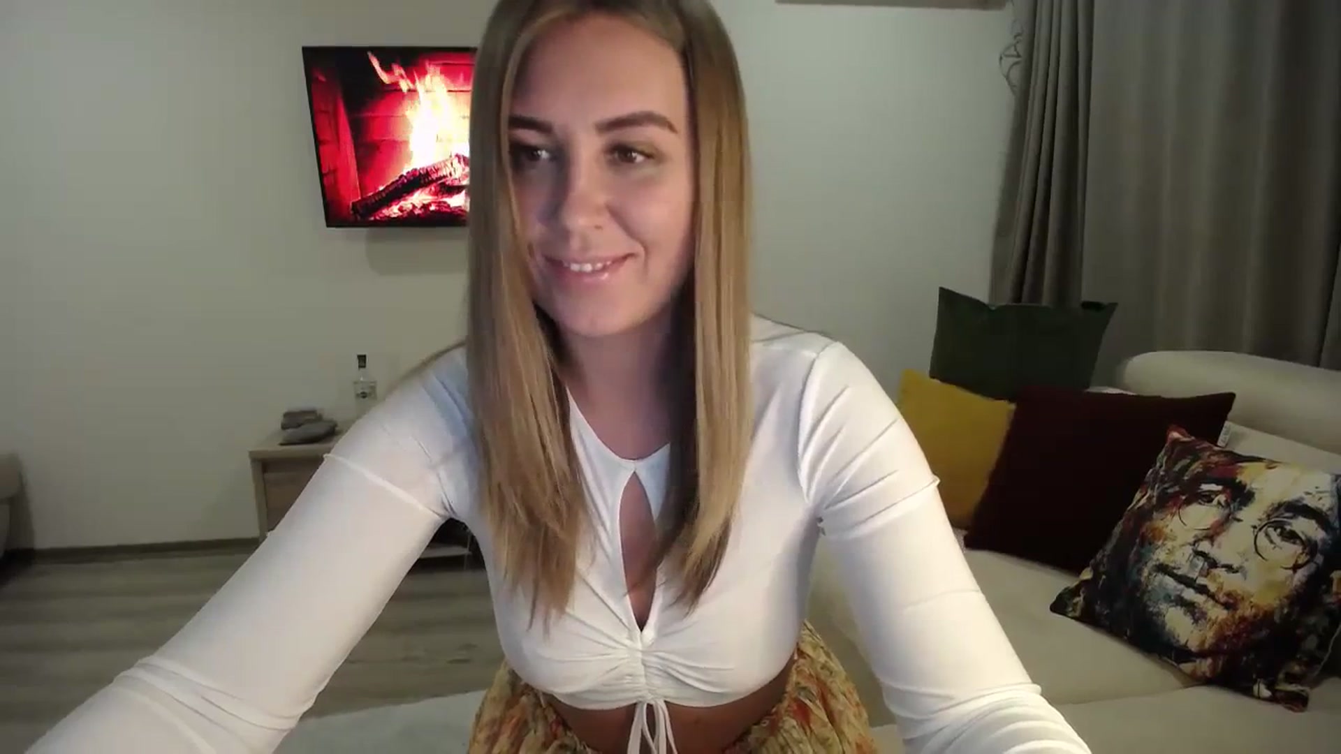 Gallery image thumbnail from Tarot__Reader's myfreecams stream on, 10/08/2023, 24:02 image 3 of 20
