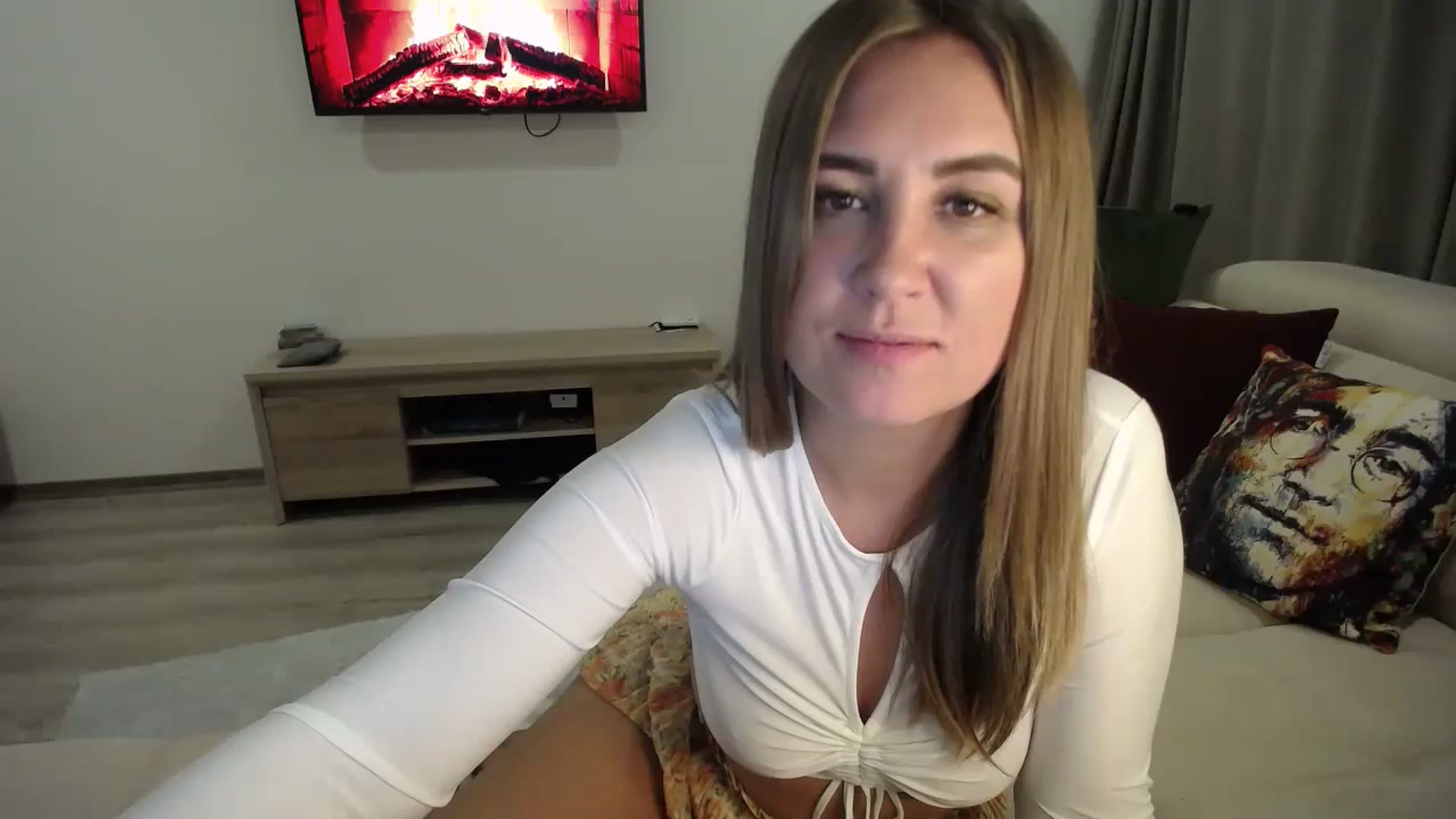 Gallery image thumbnail from Tarot__Reader's myfreecams stream on, 10/08/2023, 24:58 image 19 of 20