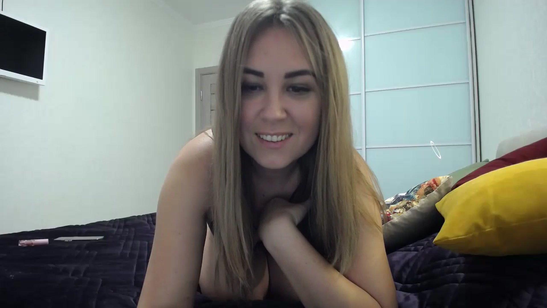 Gallery image thumbnail from Tarot__Reader's myfreecams stream on, 11/15/2023, 14:20 image 12 of 20