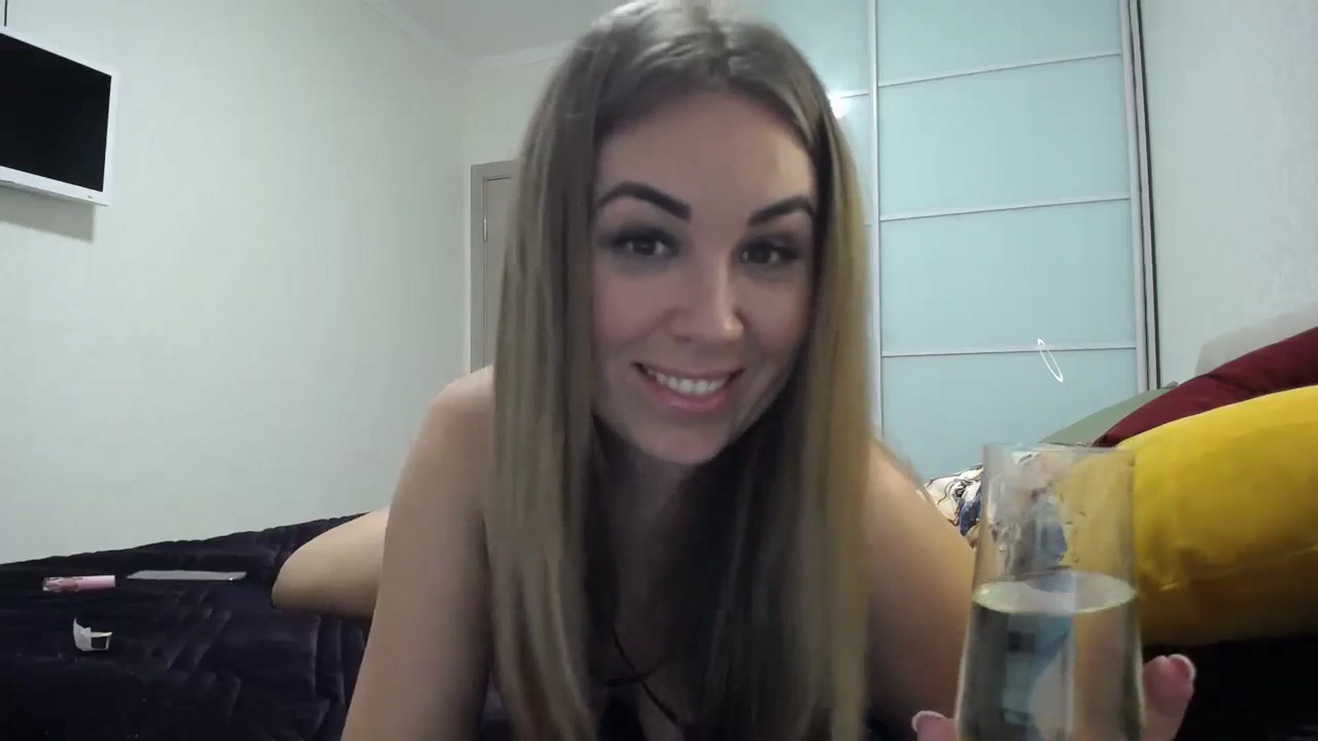 Gallery image thumbnail from Tarot__Reader's myfreecams stream on, 11/15/2023, 14:20 image 16 of 20