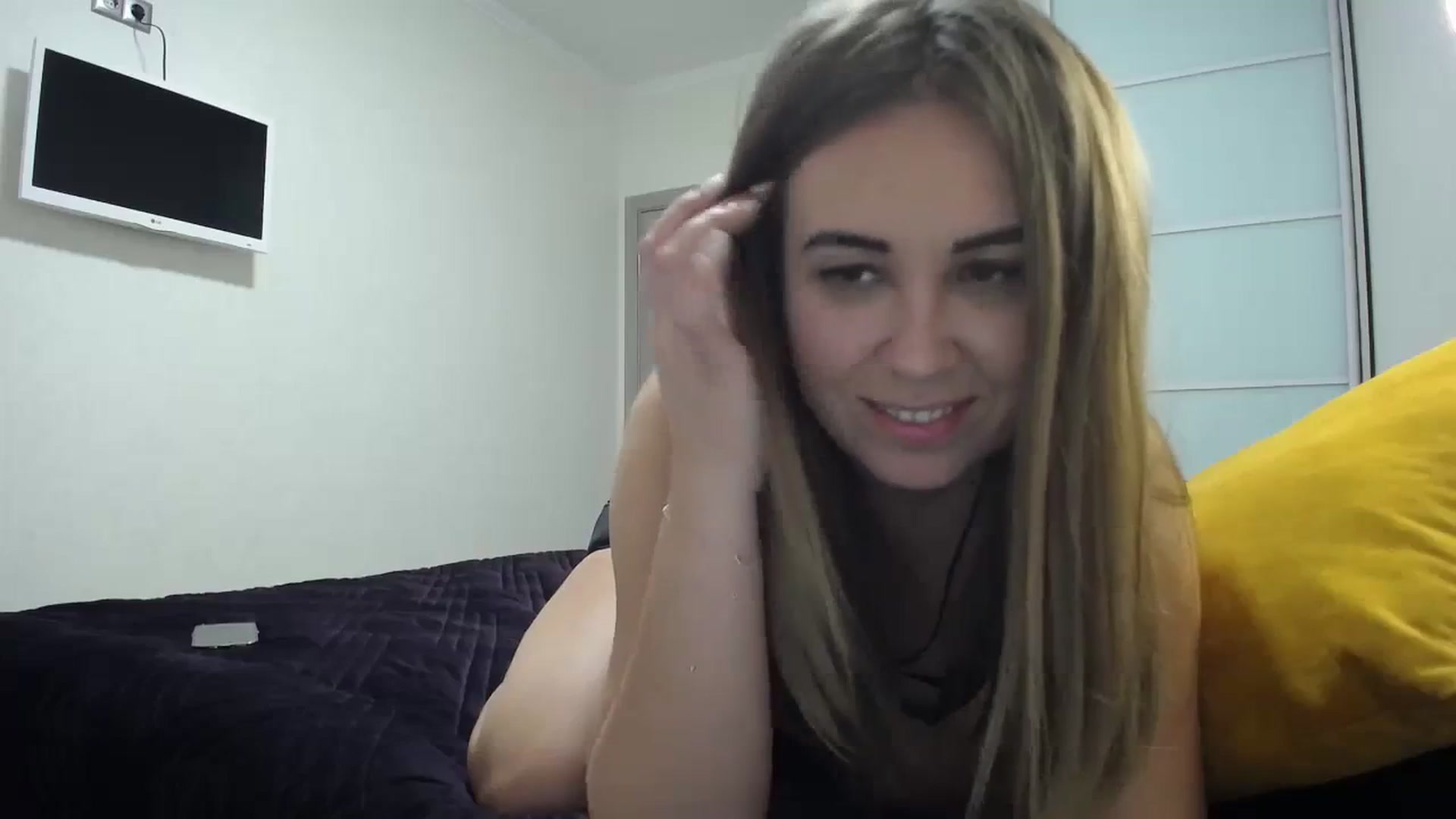 Gallery image thumbnail from Tarot__Reader's myfreecams stream on, 11/15/2023, 16:52 image 6 of 20
