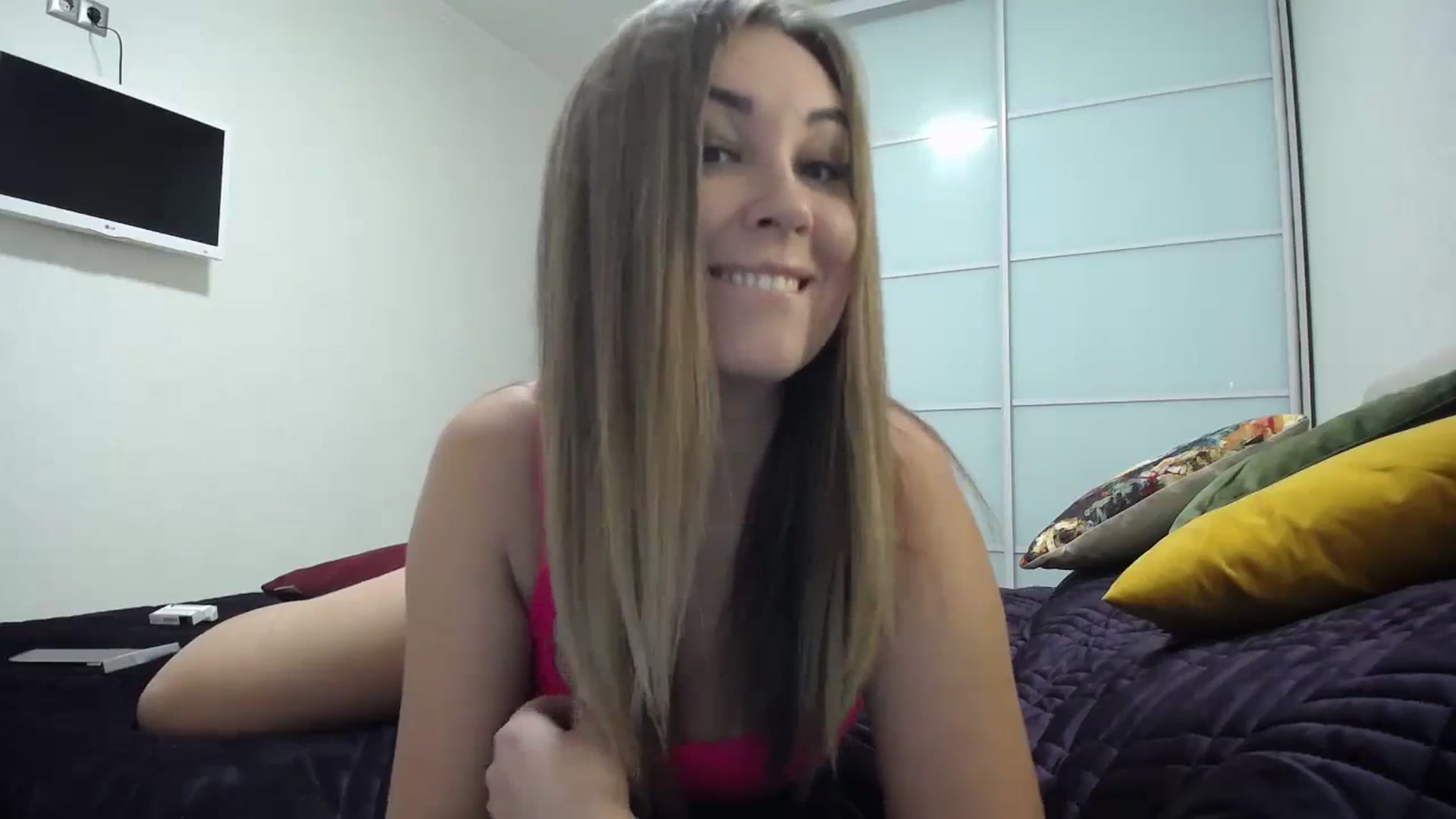 Gallery image thumbnail from Tarot__Reader's myfreecams stream on, 11/18/2023, 14:42 image 5 of 20