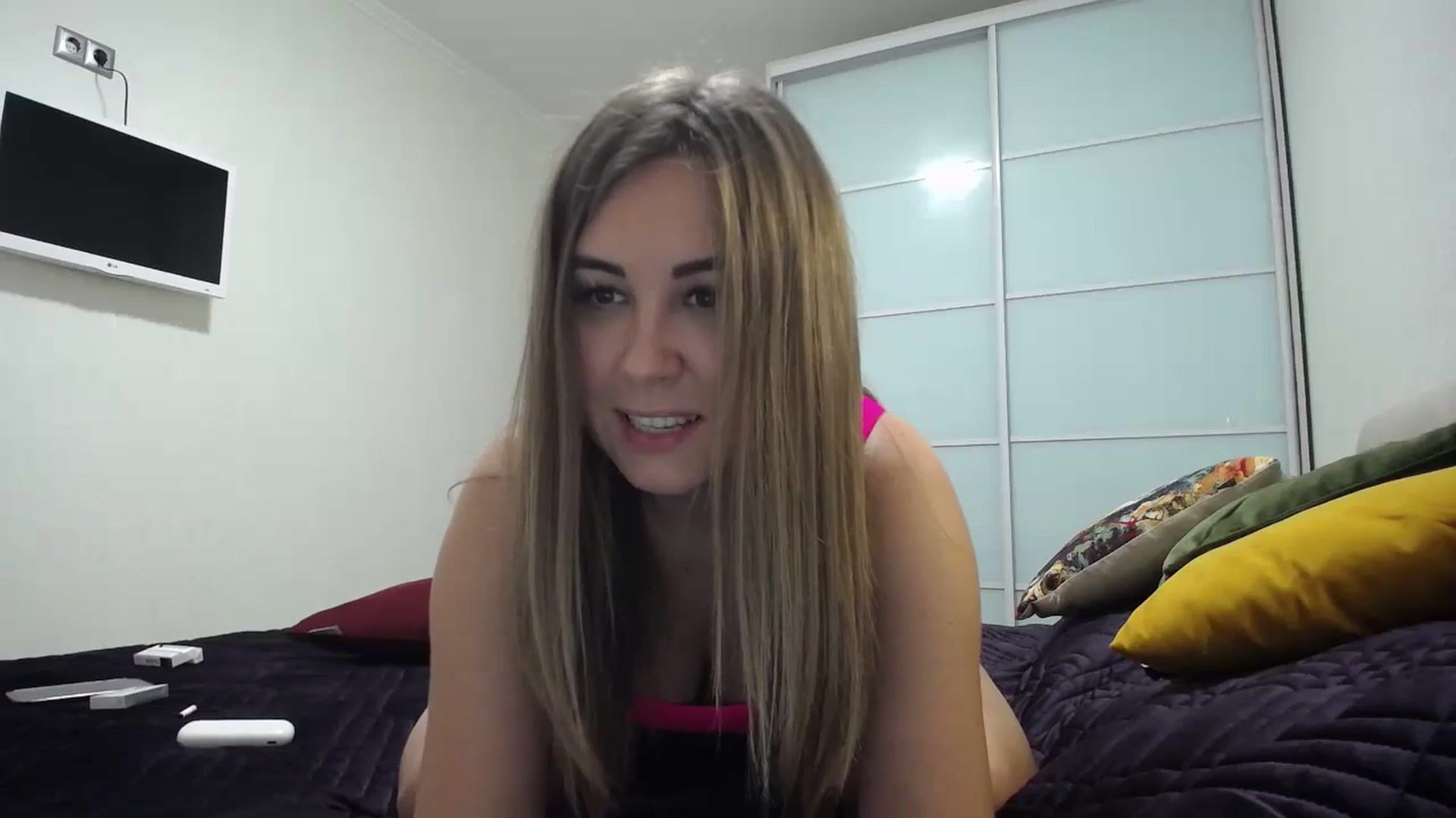 Gallery image thumbnail from Tarot__Reader's myfreecams stream on, 11/18/2023, 15:21 image 13 of 20