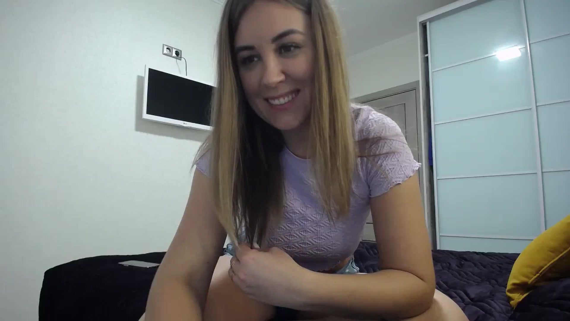 Gallery image thumbnail from Tarot__Reader's myfreecams stream on, 11/20/2023, 15:51 image 17 of 20