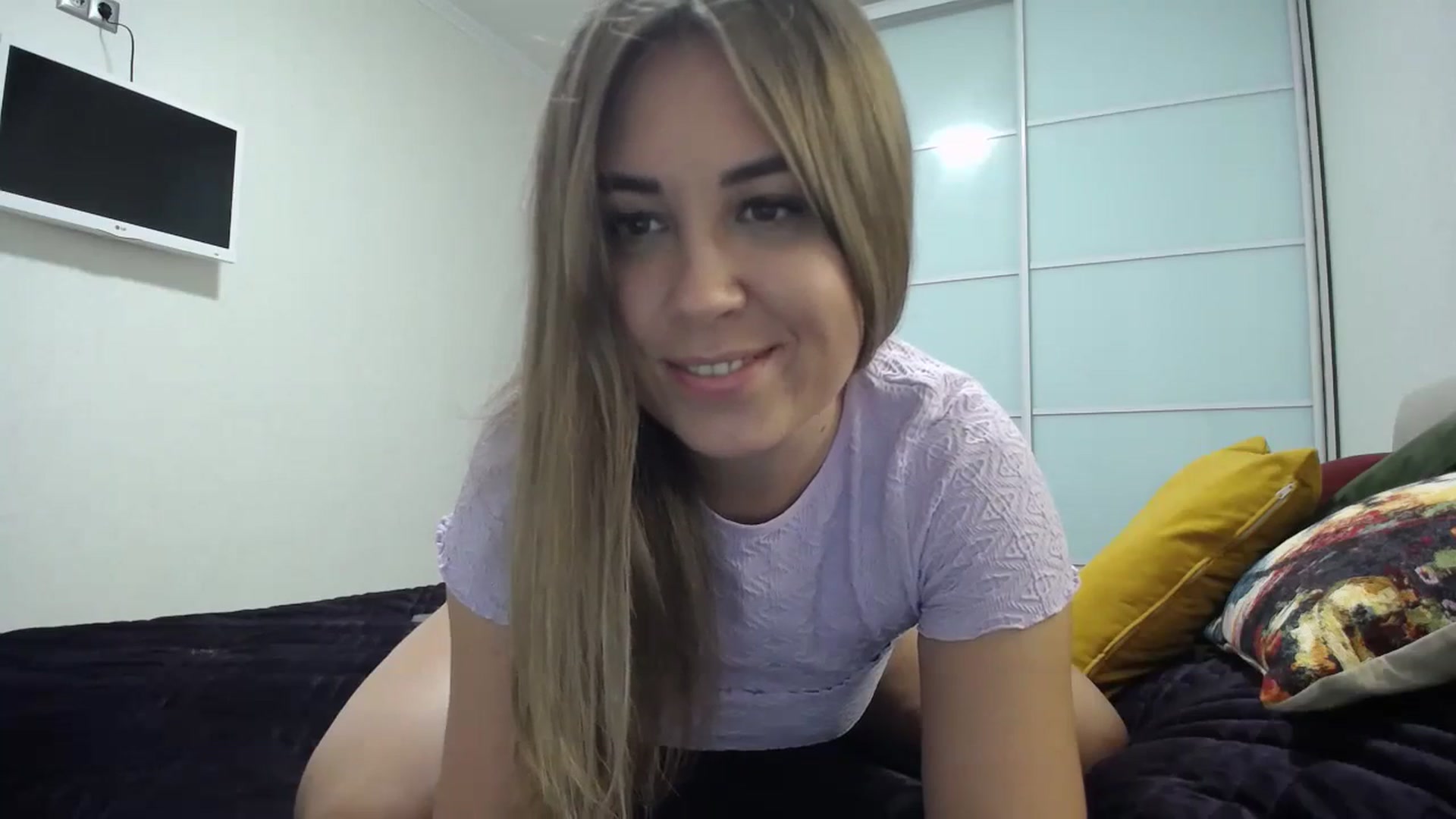 Gallery image thumbnail from Tarot__Reader's myfreecams stream on, 11/20/2023, 15:51 image 9 of 20