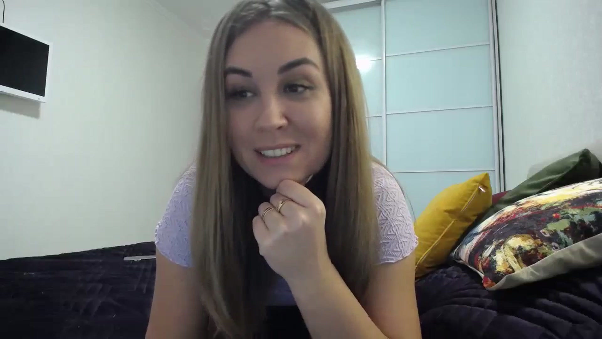 Gallery image thumbnail from Tarot__Reader's myfreecams stream on, 11/20/2023, 15:51 image 4 of 20