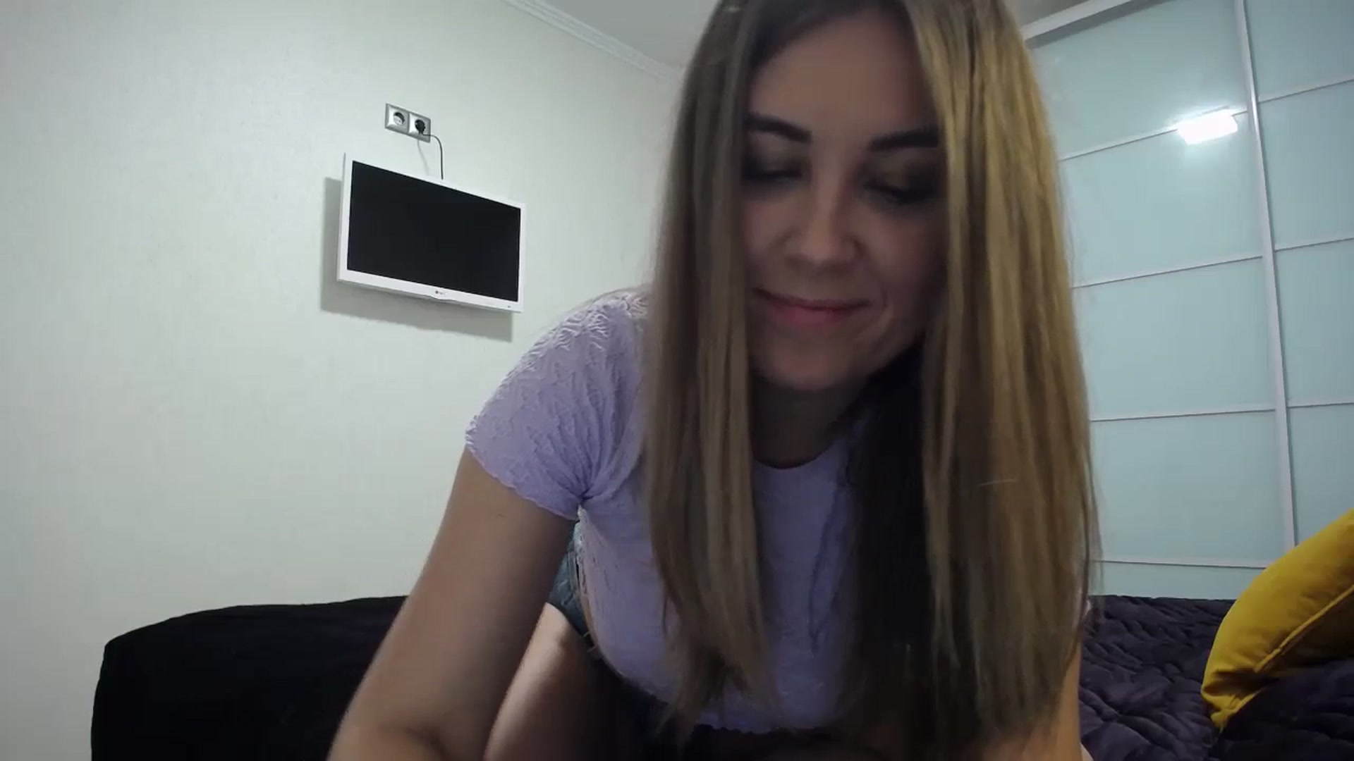 Gallery image thumbnail from Tarot__Reader's myfreecams stream on, 11/20/2023, 15:51 image 16 of 20