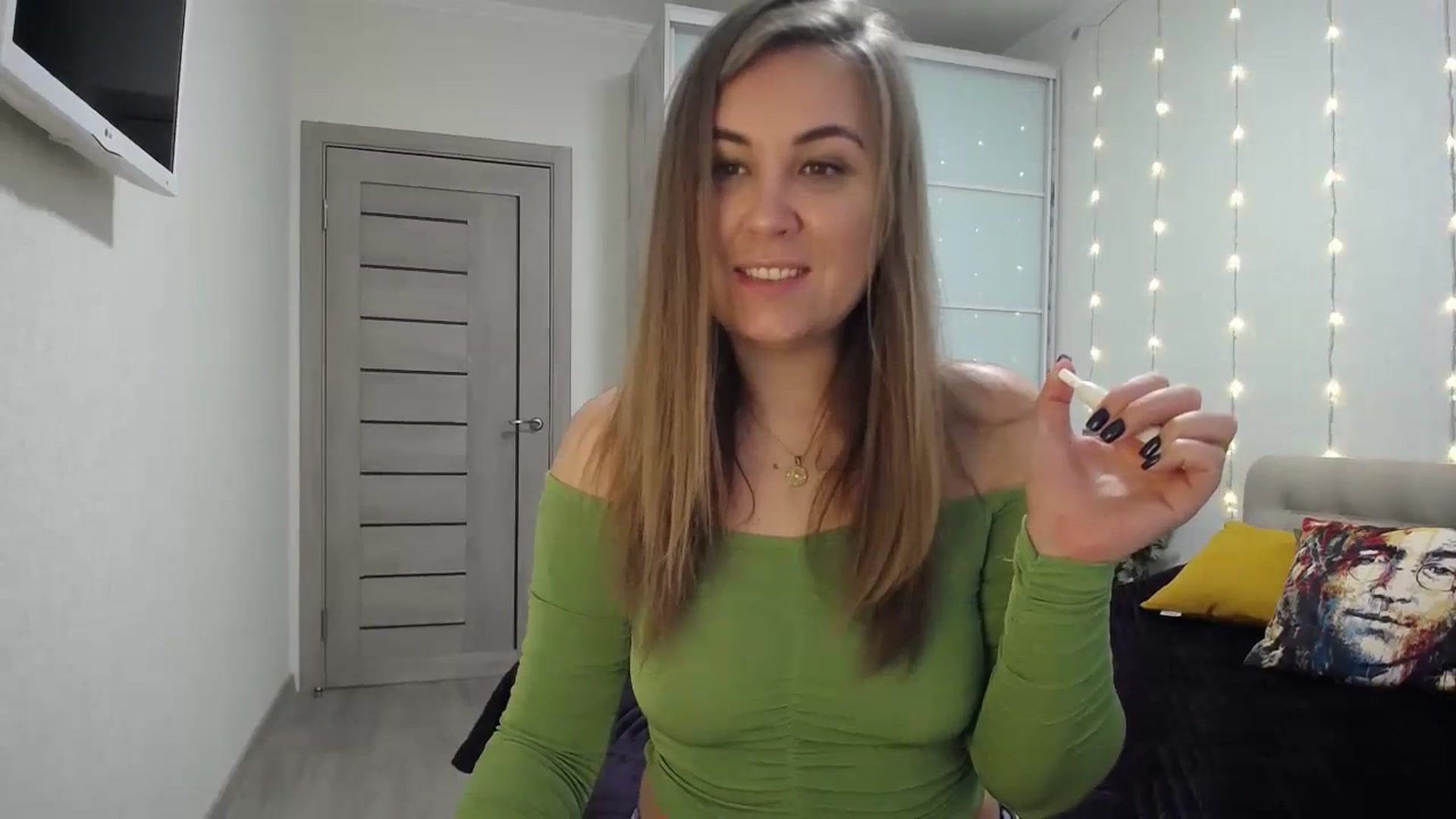 Gallery image thumbnail from Tarot__Reader's myfreecams stream on, 02/02/2024, 13:53 image 3 of 20