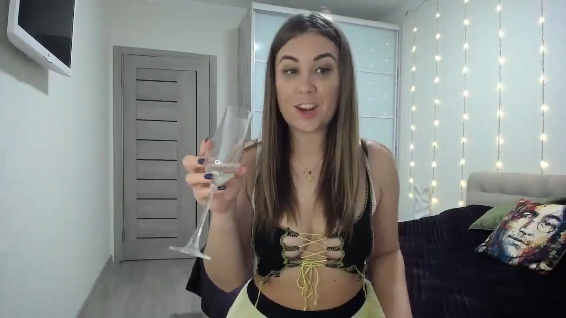 Gallery image thumbnail from Tarot__Reader's myfreecams stream on, 02/09/2024, 14:42 image 7 of 20