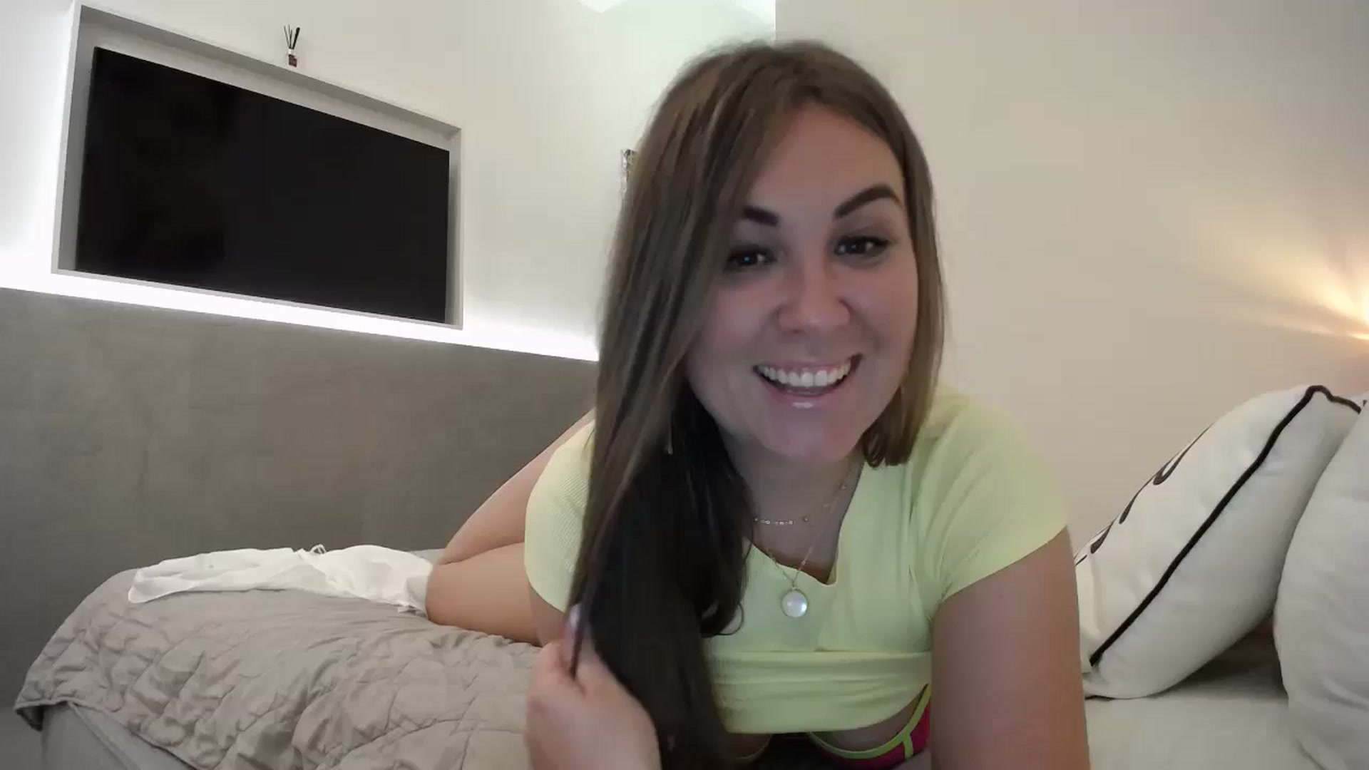 Gallery image thumbnail from Tarot__Reader's myfreecams stream on, 05/30/2024, 15:14 image 6 of 20