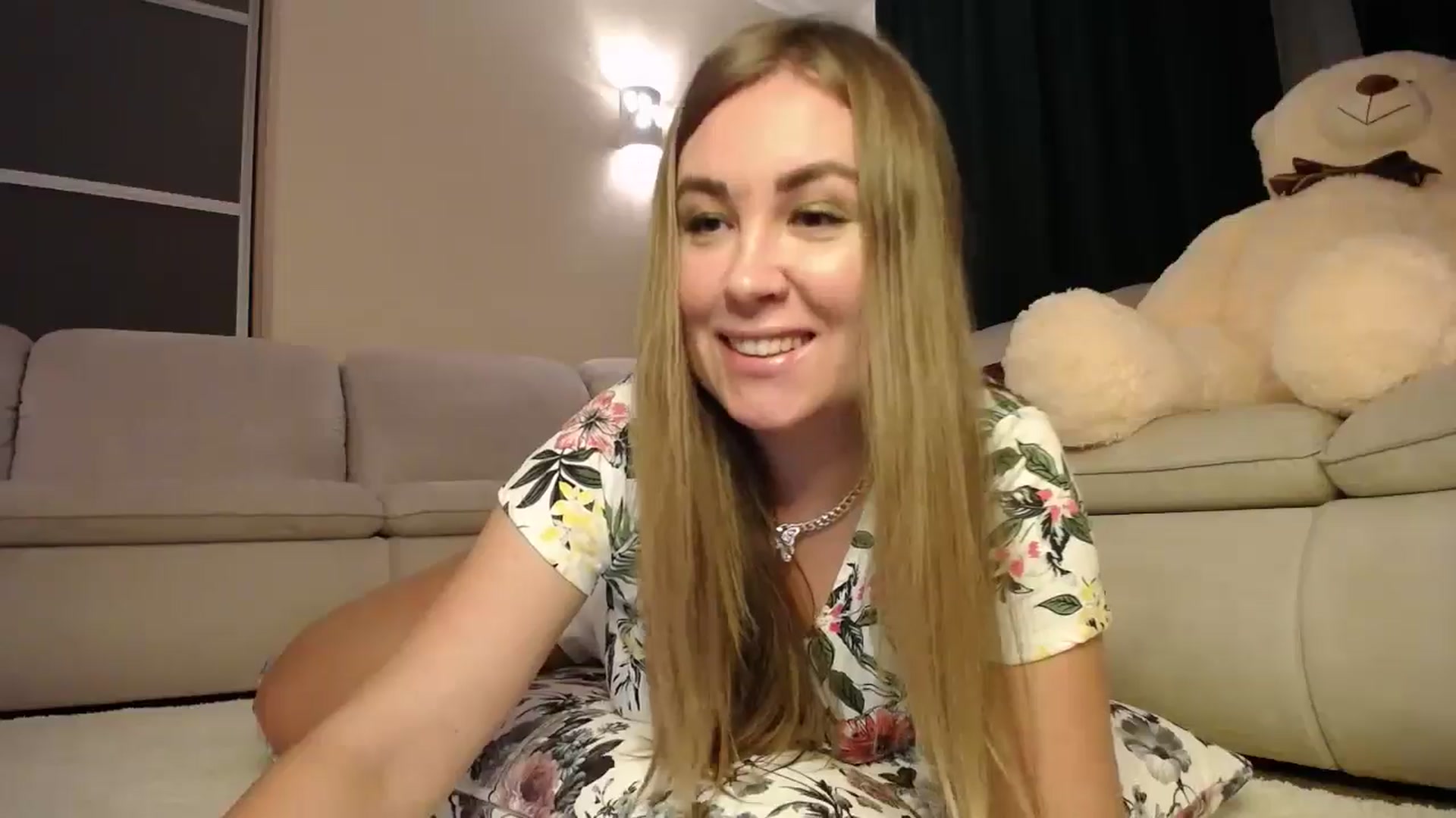 Gallery image thumbnail from Tarot__Reader's myfreecams stream on, 10/25/2024, 22:19 image 5 of 20