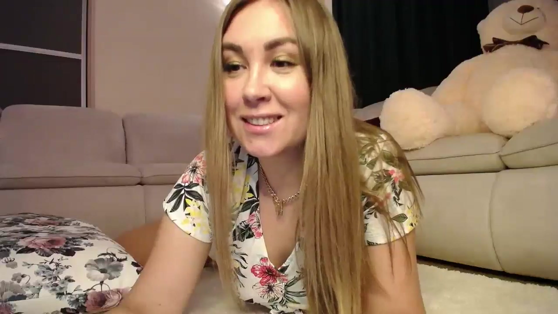 Gallery image thumbnail from Tarot__Reader's myfreecams stream on, 10/25/2024, 22:19 image 15 of 20