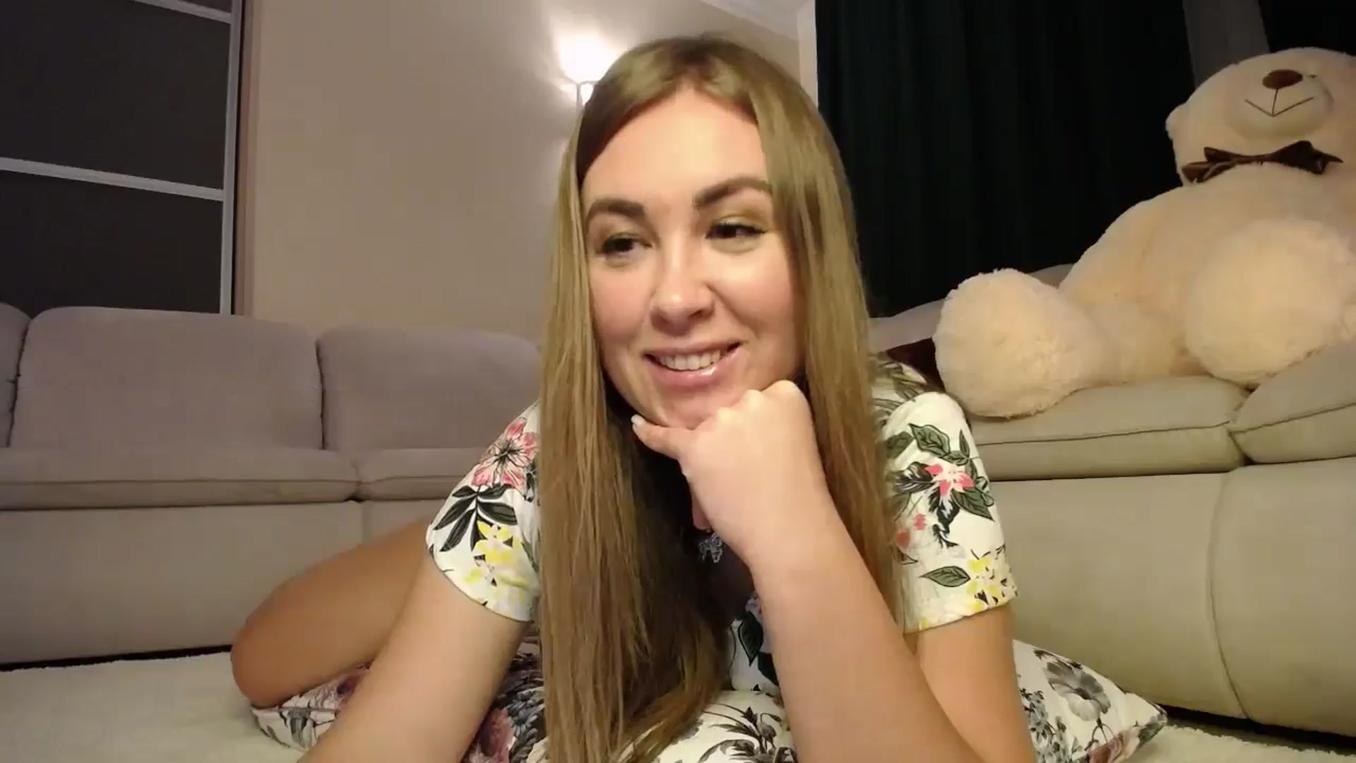 Gallery image thumbnail from Tarot__Reader's myfreecams stream on, 10/25/2024, 22:19 image 6 of 20