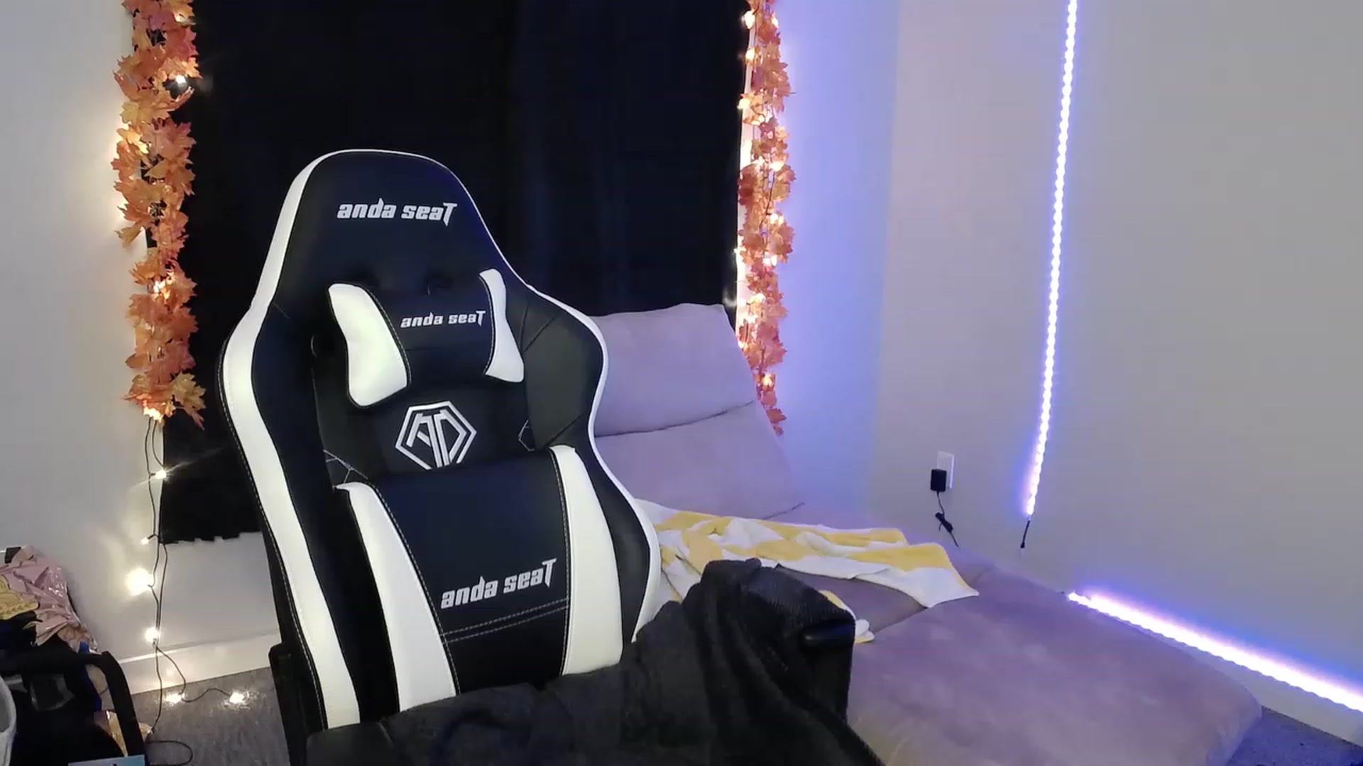 Gallery image thumbnail from Tarra_Rose's myfreecams stream on, 11/28/2022, 04:43 image 8 of 20