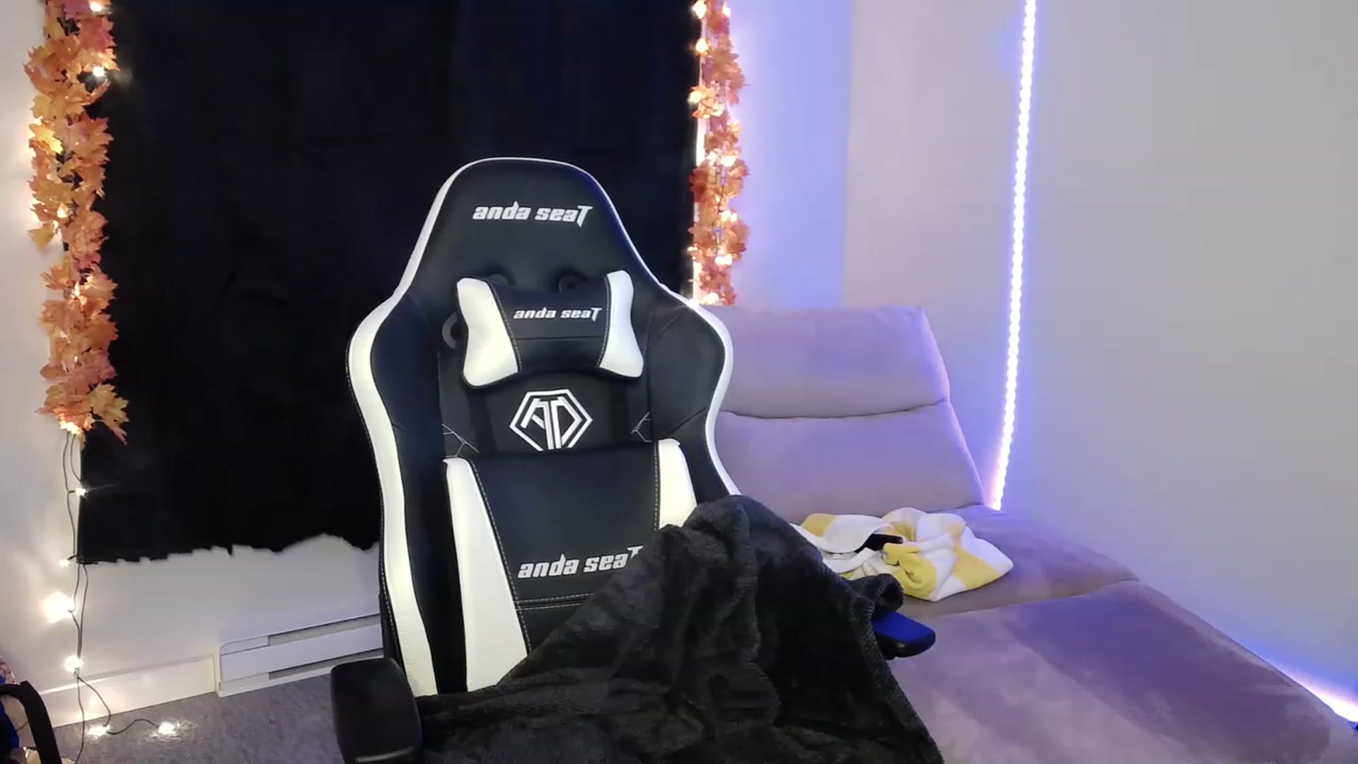 Gallery image thumbnail from Tarra_Rose's myfreecams stream on, 11/28/2022, 05:49 image 19 of 20