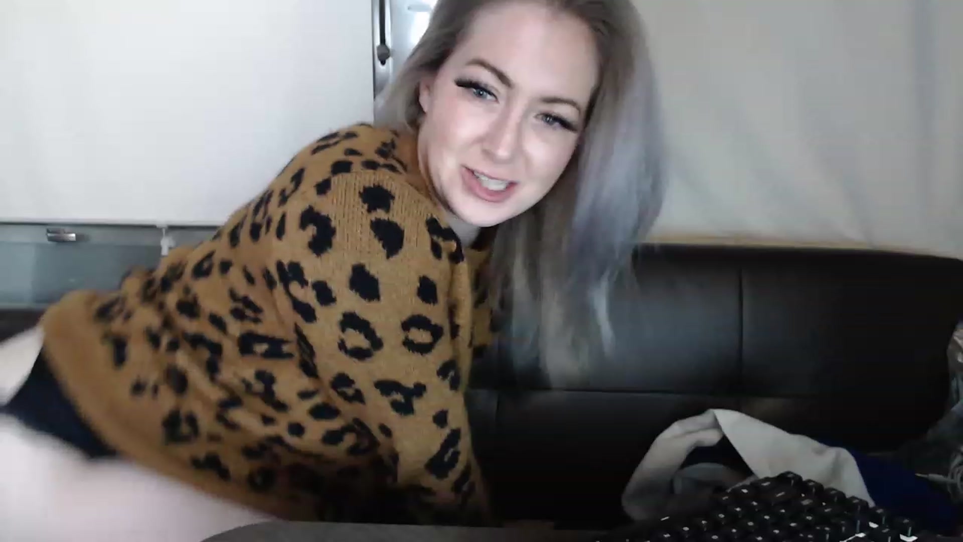 Gallery image thumbnail from Tarra_Rose's myfreecams stream on, 12/17/2022, 07:29 image 4 of 20
