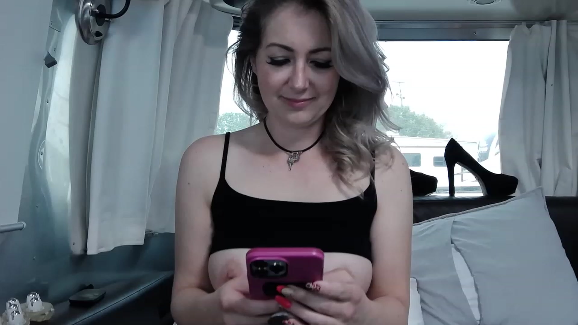 Gallery image thumbnail from Tarra_Rose's myfreecams stream on, 03/22/2023, 22:31 image 7 of 20