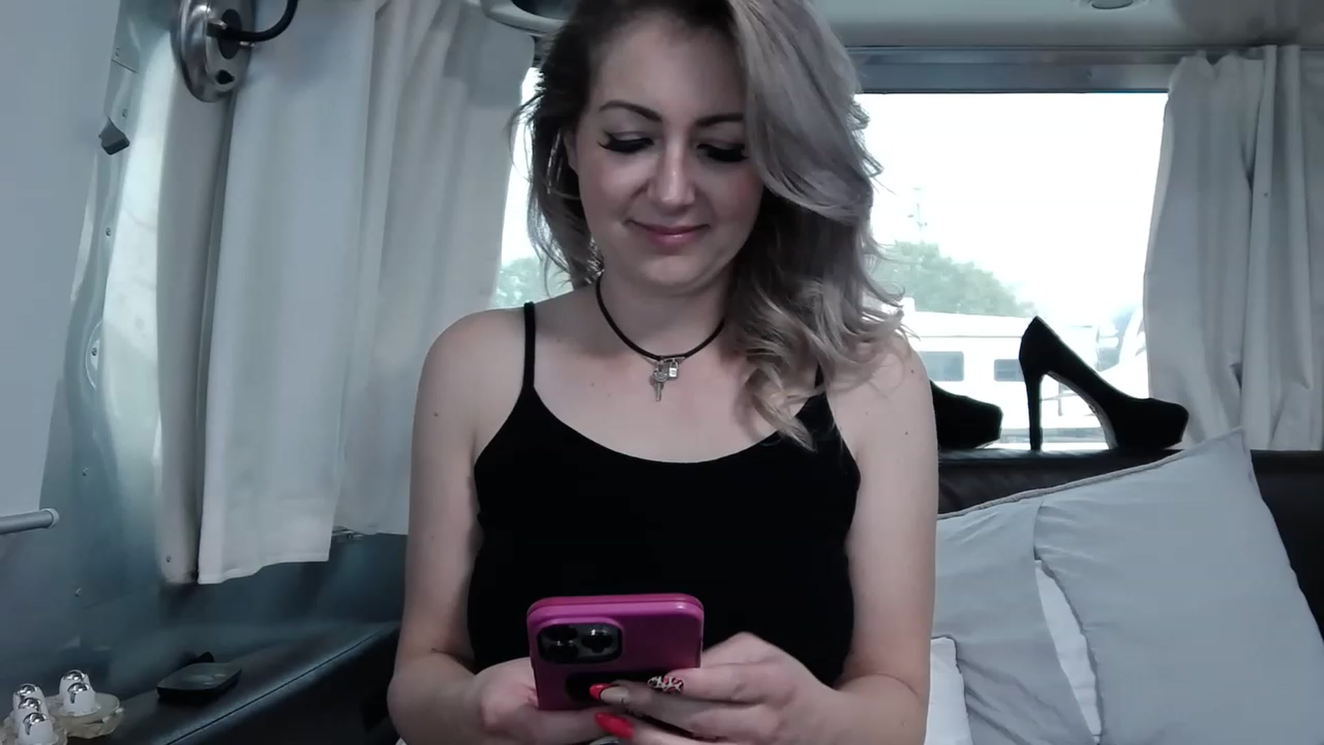 Gallery image thumbnail from Tarra_Rose's myfreecams stream on, 03/22/2023, 22:31 image 8 of 20
