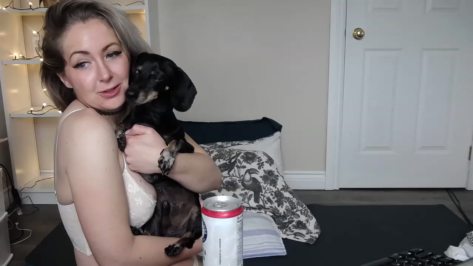 Gallery image thumbnail from Tarra_Rose's myfreecams stream on, 04/23/2023, 20:04 image 17 of 20