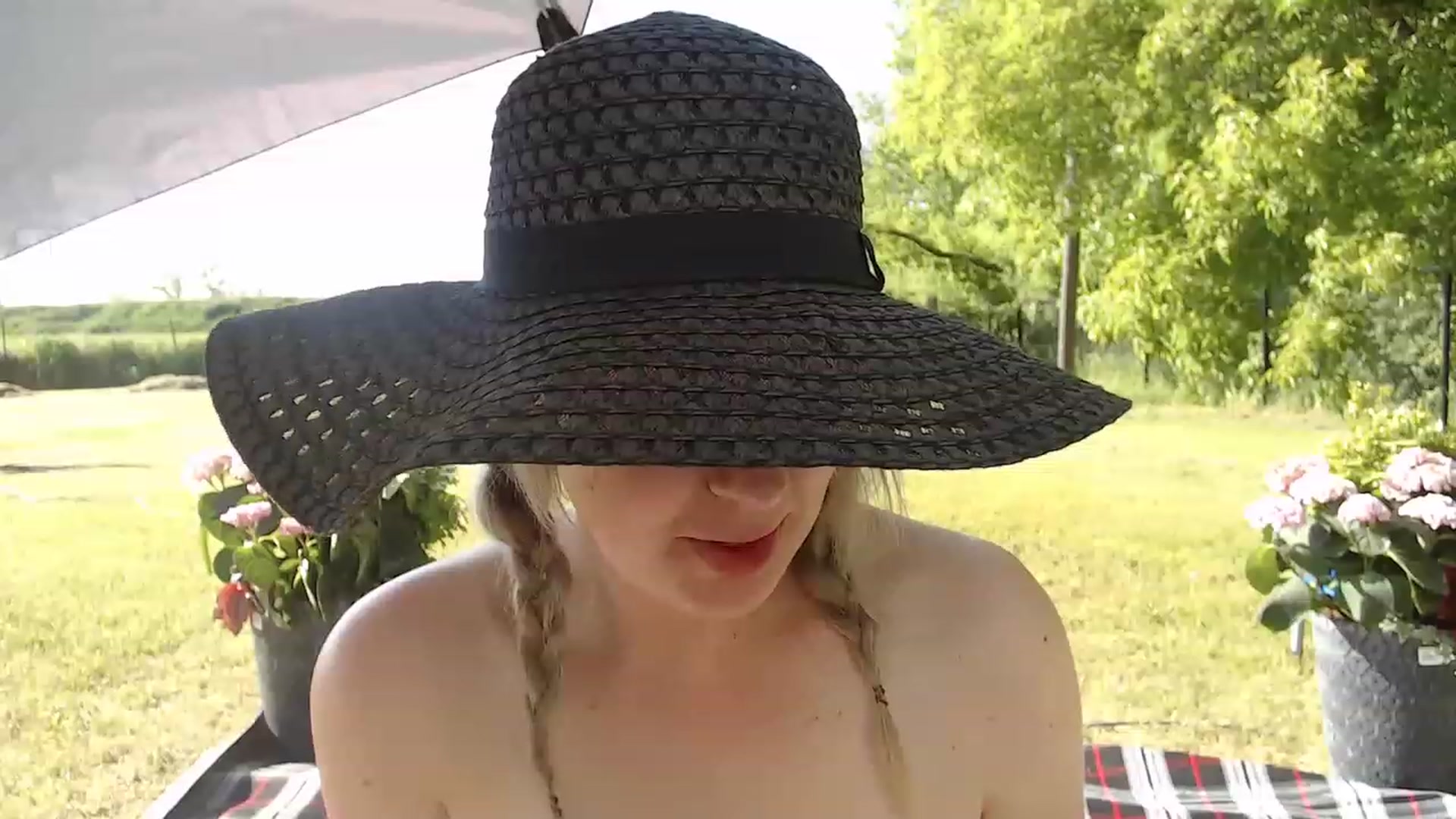Gallery image thumbnail from Tarra_Rose's myfreecams stream on, 05/28/2023, 22:33 image 7 of 20