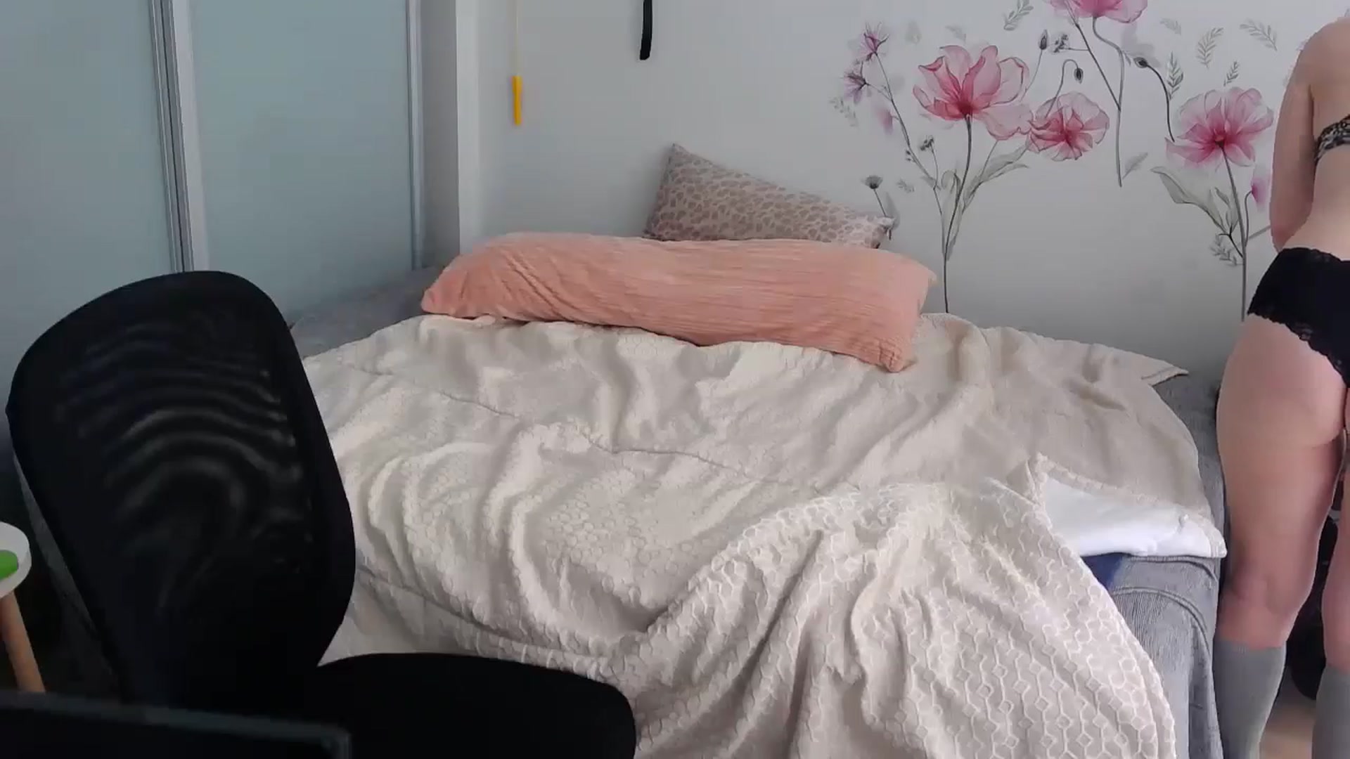 Gallery image thumbnail from Tarra_Rose's myfreecams stream on, 01/28/2025, 18:31 image 9 of 20