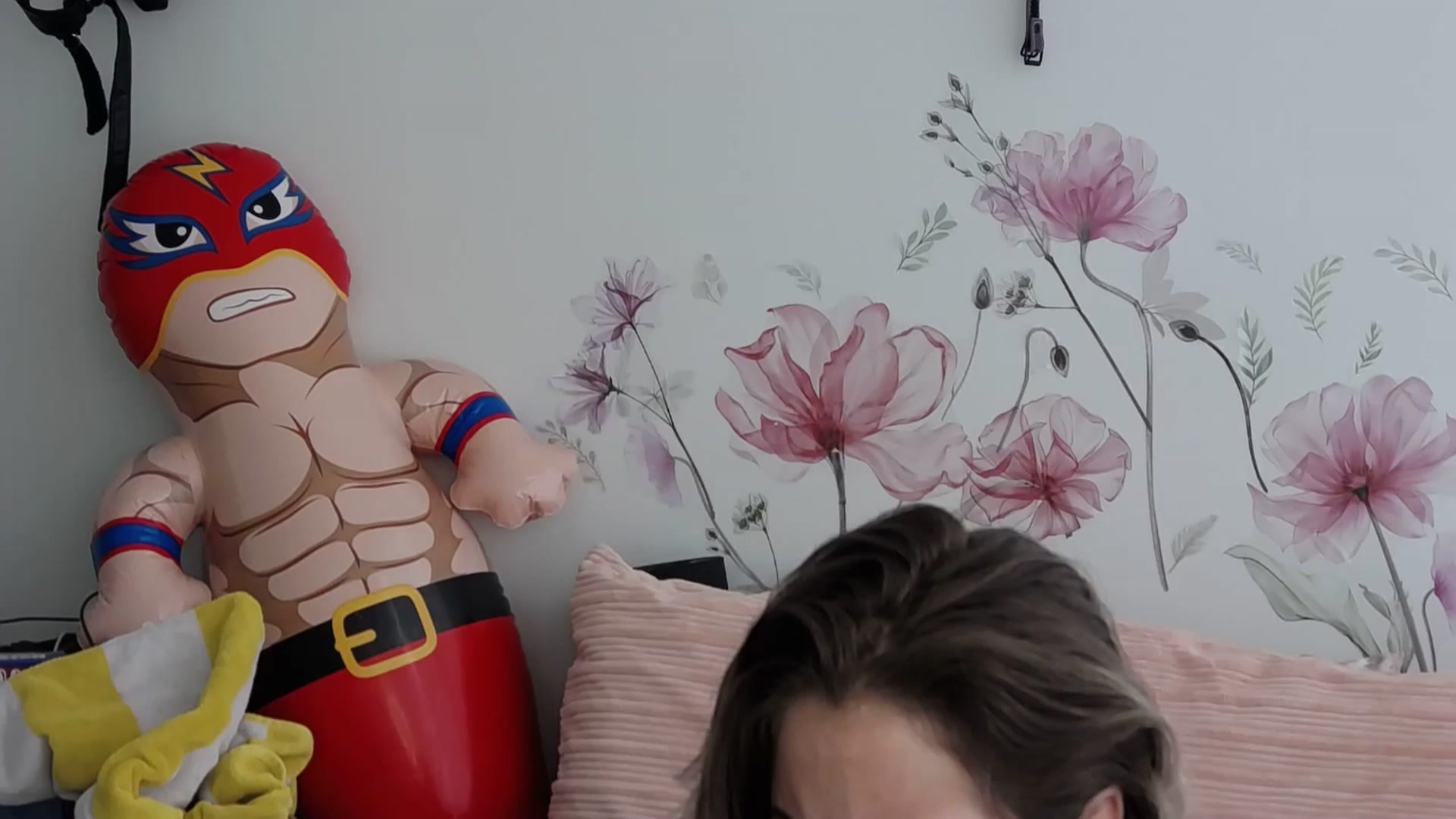 Gallery image thumbnail from Tarra_Rose's myfreecams stream on, 02/06/2025, 20:36 image 20 of 20
