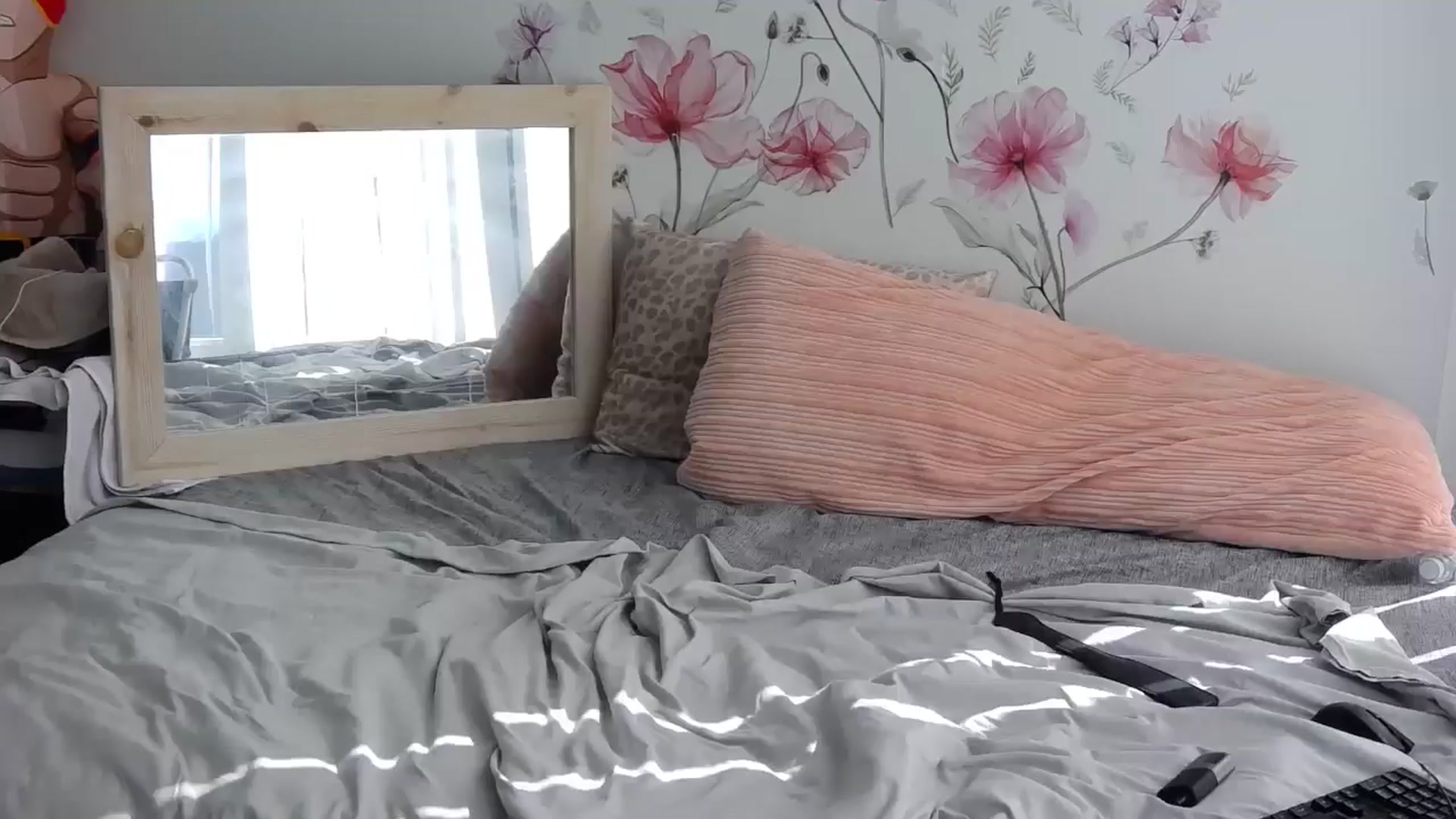 Gallery image thumbnail from Tarra_Rose's myfreecams stream on, 03/10/2025, 21:37 image 2 of 20
