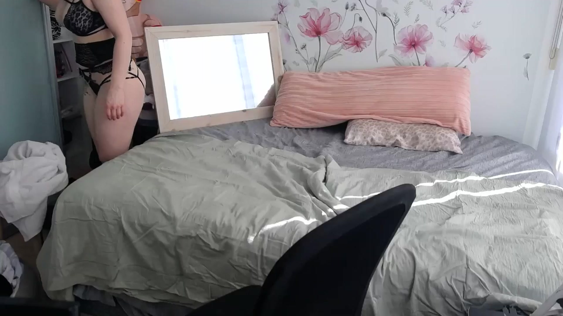 Gallery image thumbnail from Tarra_Rose's myfreecams stream on, 03/13/2025, 18:58 image 5 of 20