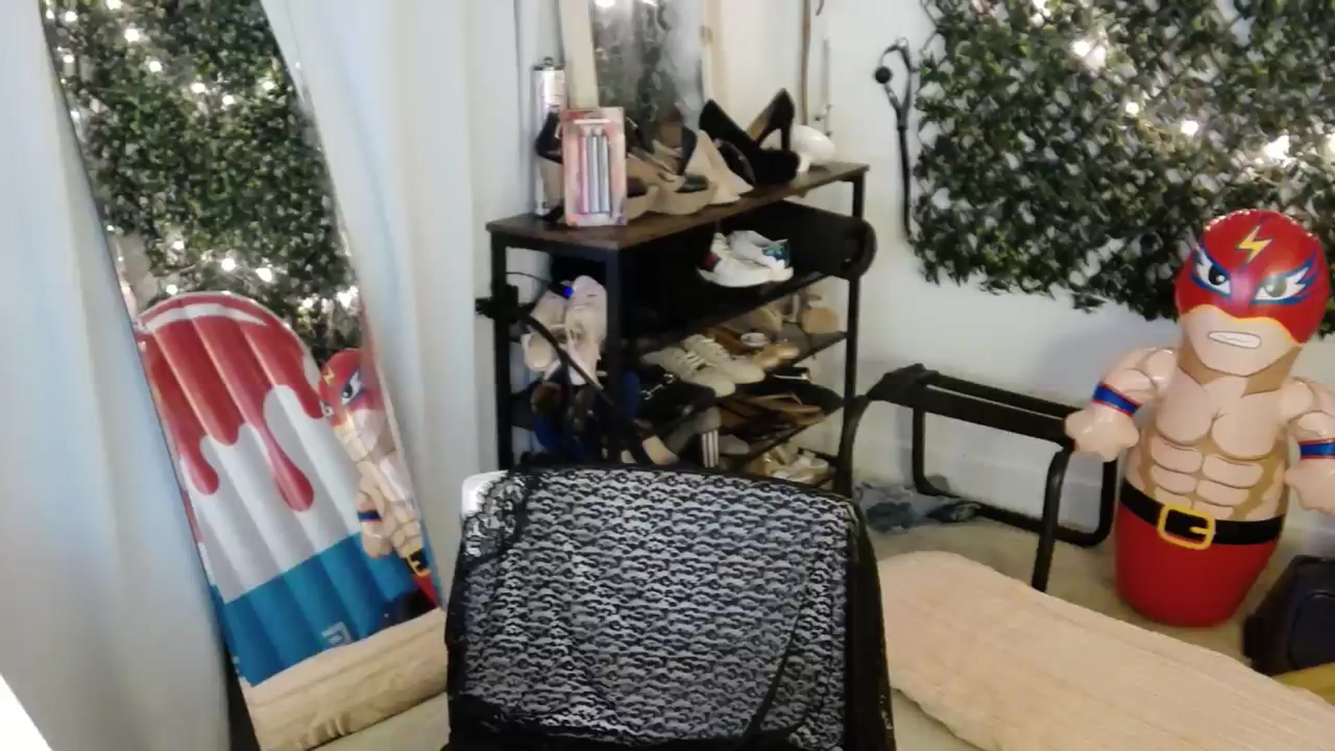 Gallery image thumbnail from Tarra_Rose's myfreecams stream on, 05/26/2025, 01:58 image 19 of 20