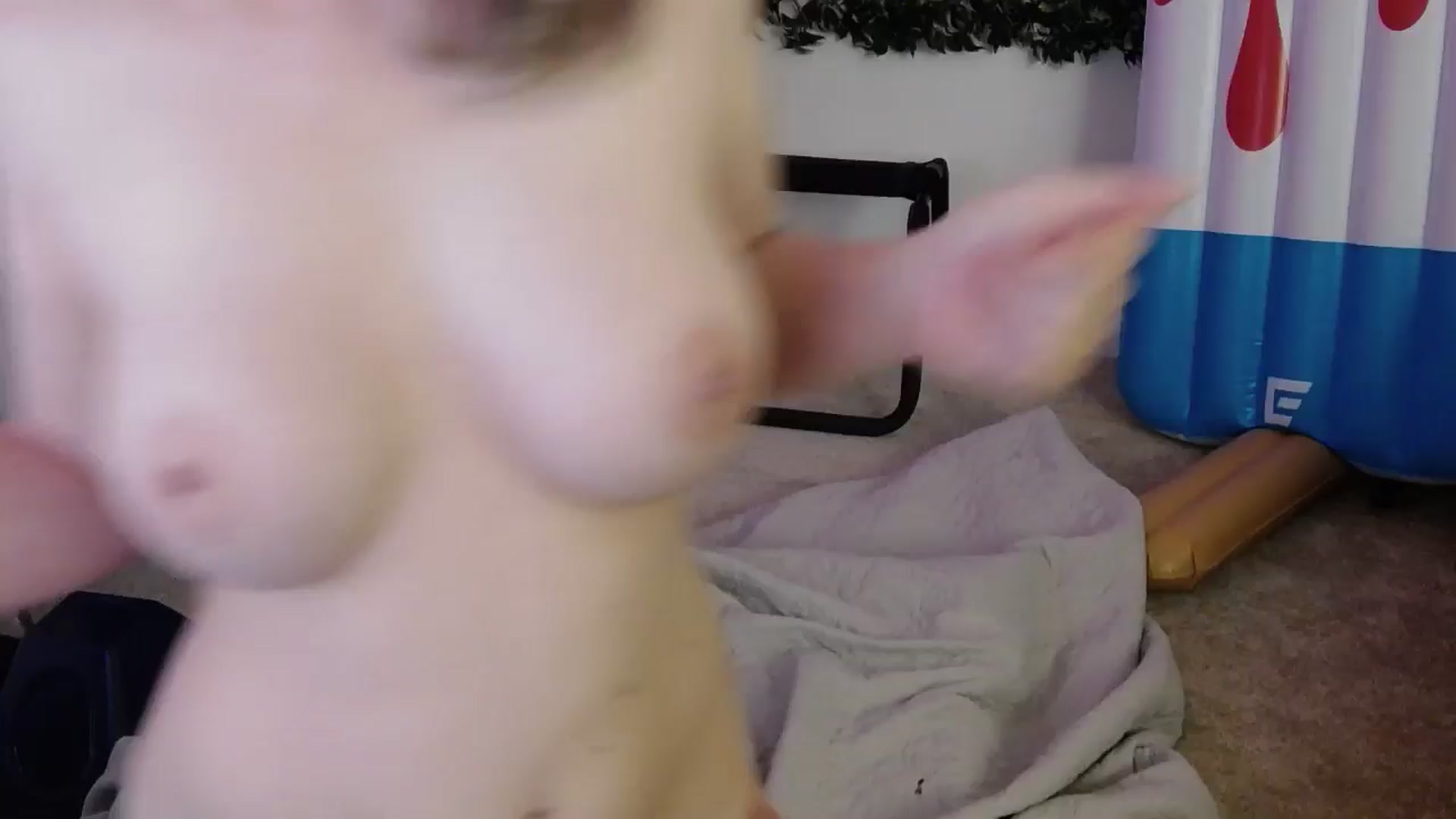 Gallery image thumbnail from Tarra_Rose's myfreecams stream on, 06/02/2025, 02:46 image 1 of 20
