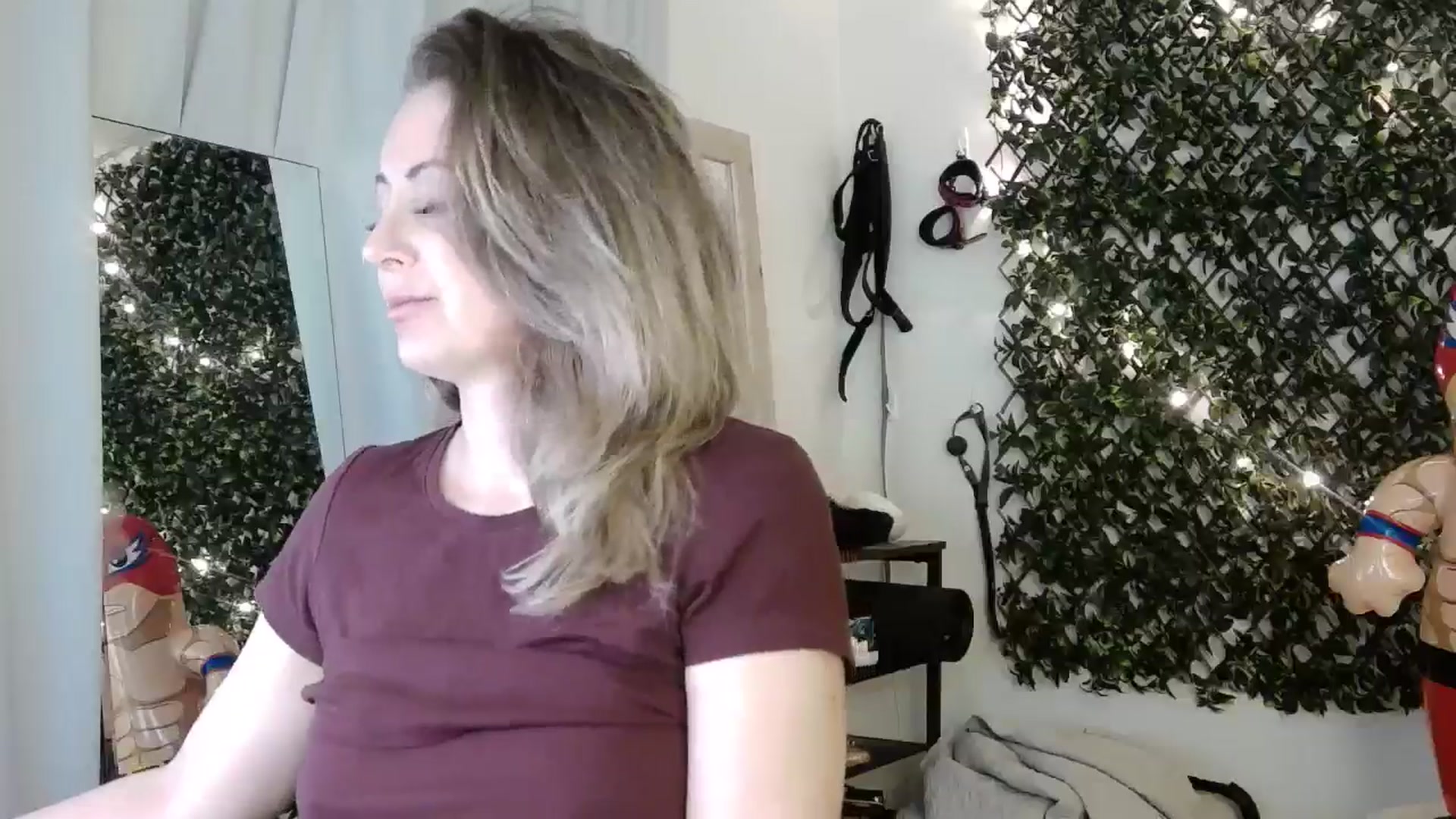 Gallery image thumbnail from Tarra_Rose's myfreecams stream on, 06/04/2025, 03:44 image 4 of 20