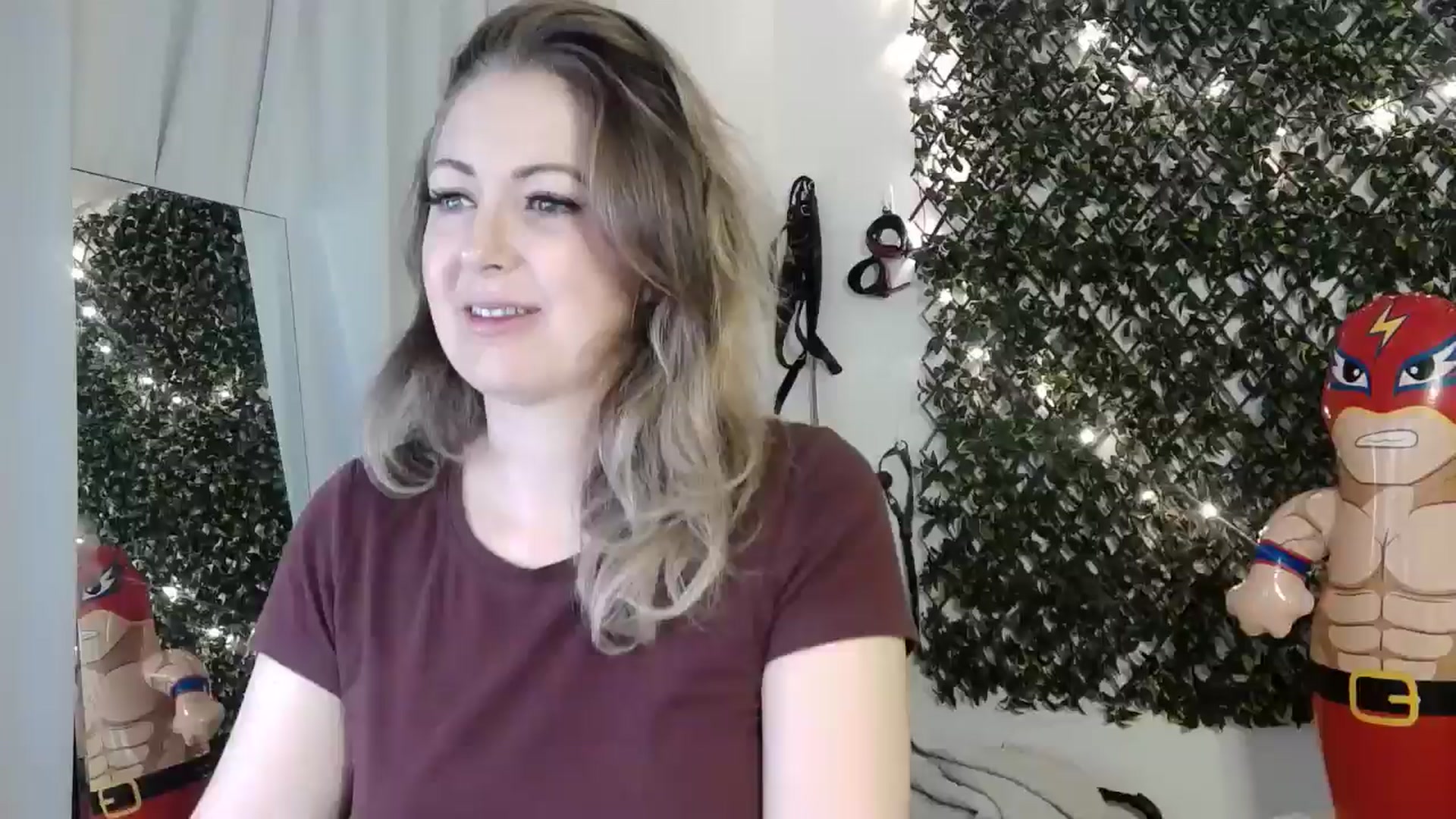 Gallery image thumbnail from Tarra_Rose's myfreecams stream on, 06/04/2025, 03:44 image 1 of 20