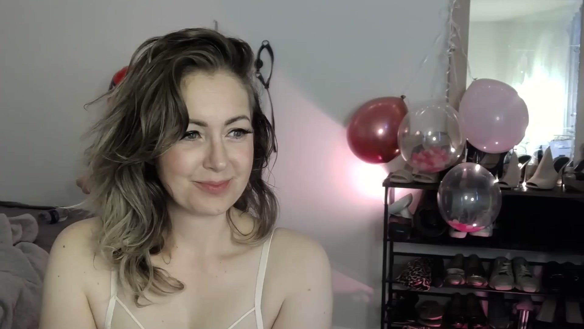 Gallery image thumbnail from Tarra_Rose's myfreecams stream on, 06/13/2025, 22:28 image 15 of 20