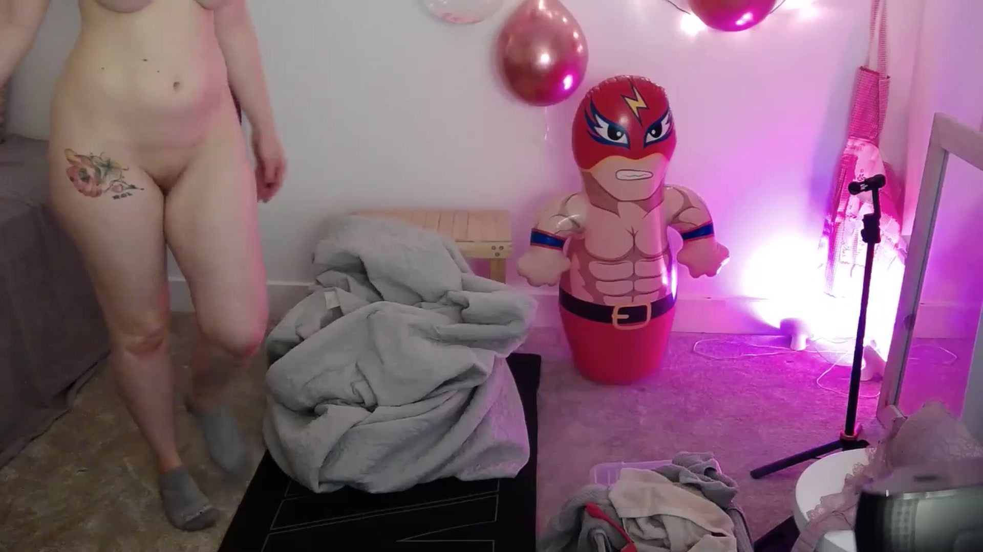 Gallery image thumbnail from Tarra_Rose's myfreecams stream on, 06/18/2025, 06:46 image 6 of 20