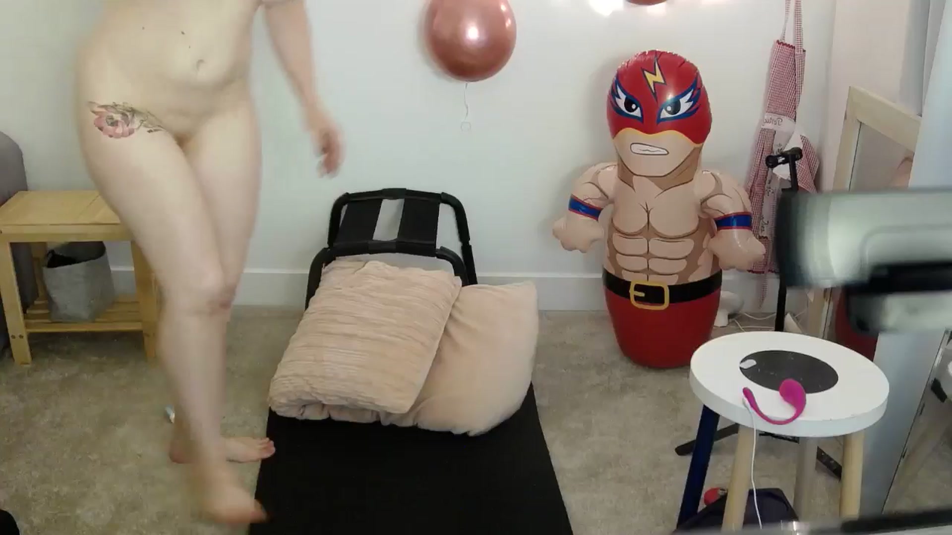 Gallery image thumbnail from Tarra_Rose's myfreecams stream on, 06/23/2025, 01:11 image 13 of 20