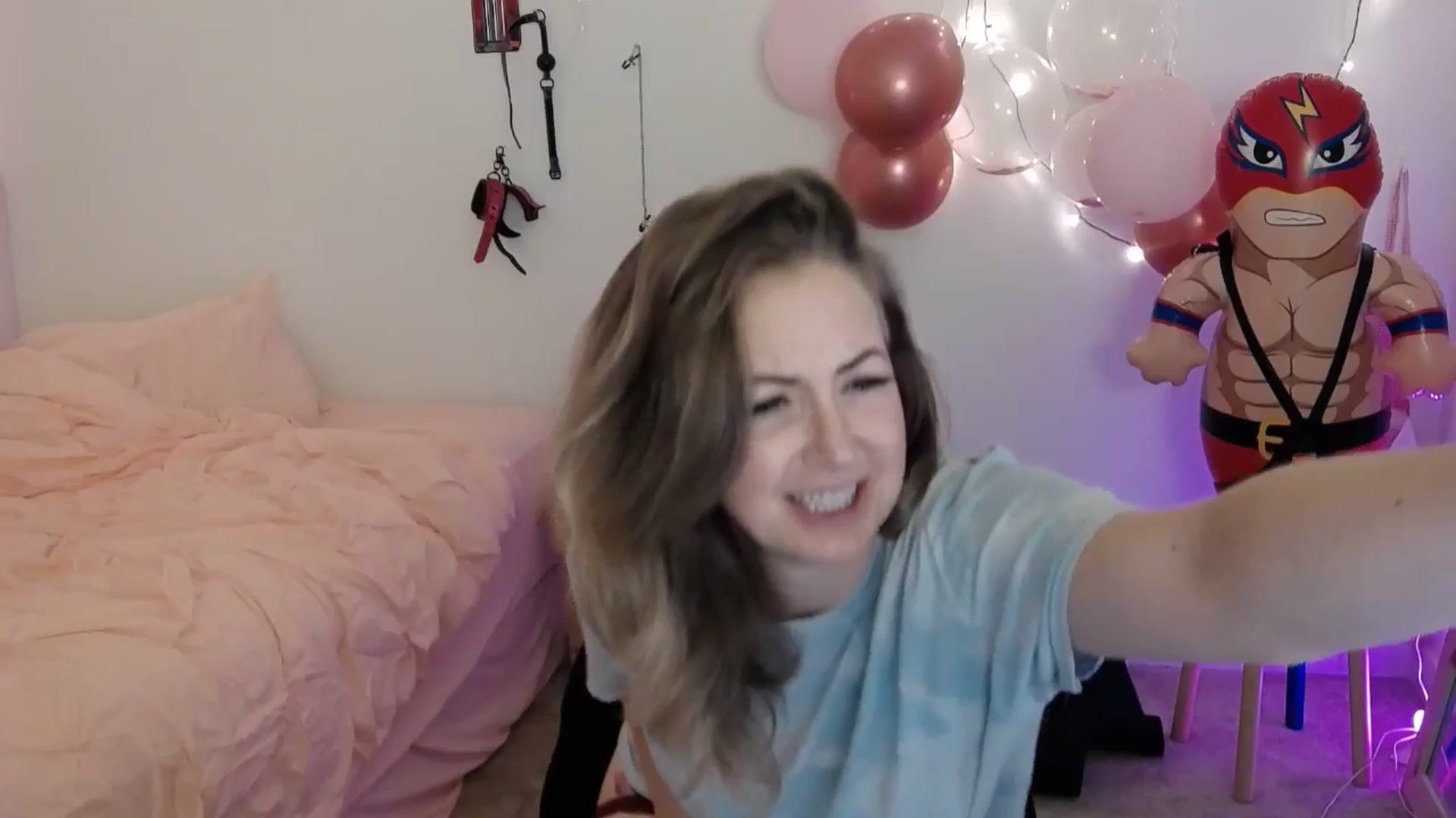 Gallery image thumbnail from Tarra_Rose's myfreecams stream on, 07/15/2025, 02:56 image 12 of 20