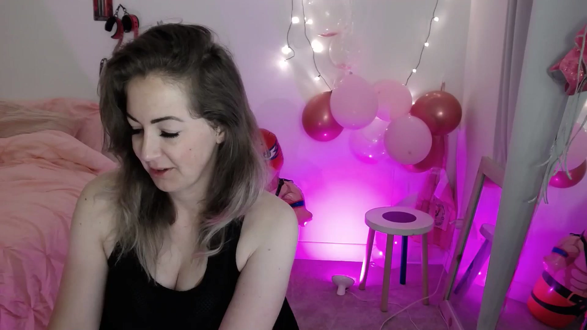 Gallery image thumbnail from Tarra_Rose's myfreecams stream on, 07/22/2025, 19:37 image 4 of 20