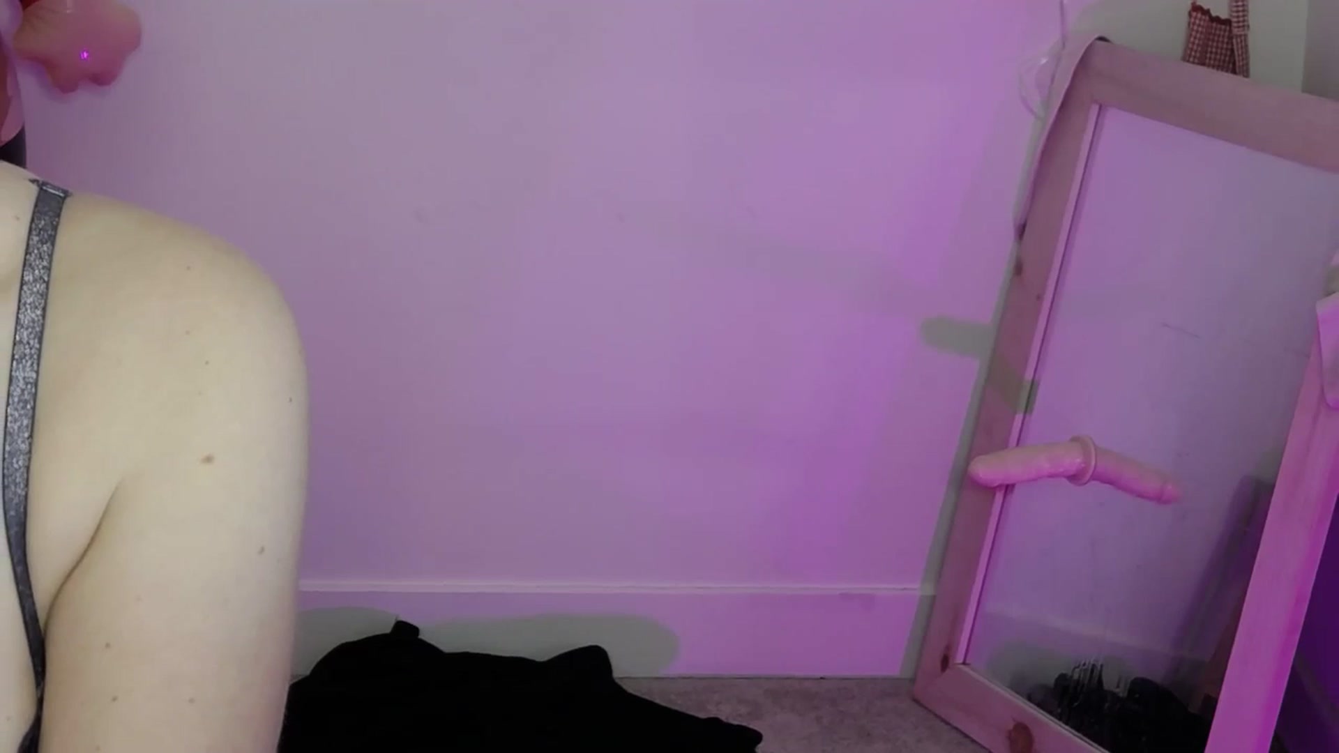 Gallery image thumbnail from Tarra_Rose's myfreecams stream on, 07/28/2025, 22:33 image 12 of 20
