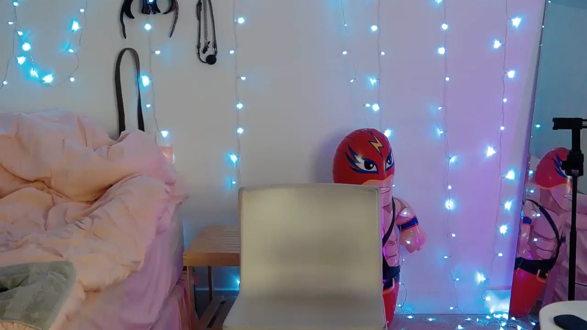 Gallery image thumbnail from Tarra_Rose's myfreecams stream on, 08/29/2025, 01:55 image 17 of 20
