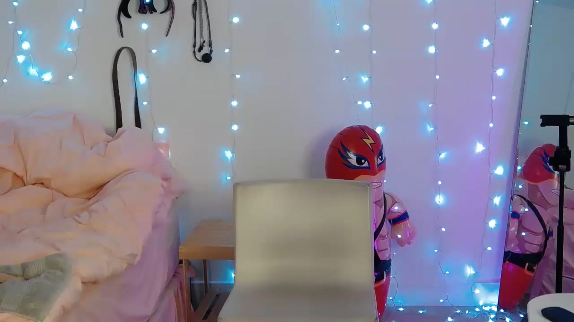 Gallery image thumbnail from Tarra_Rose's myfreecams stream on, 08/29/2025, 01:55 image 18 of 20